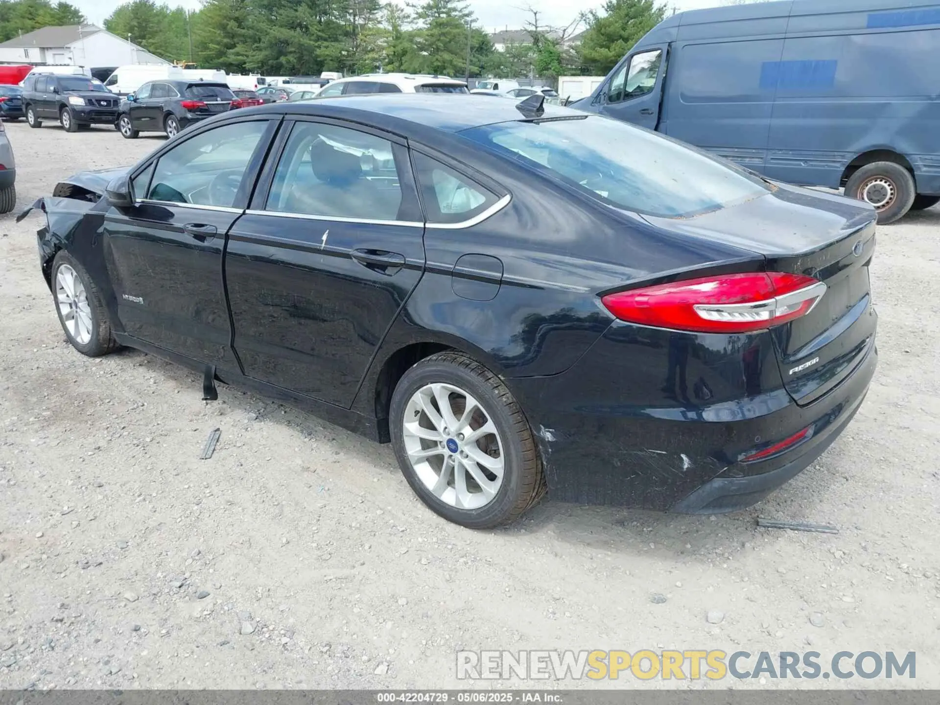 3 Фотография поврежденного автомобиля 3FA6P0LU3KR117794 FORD FUSION HYBRID 2019