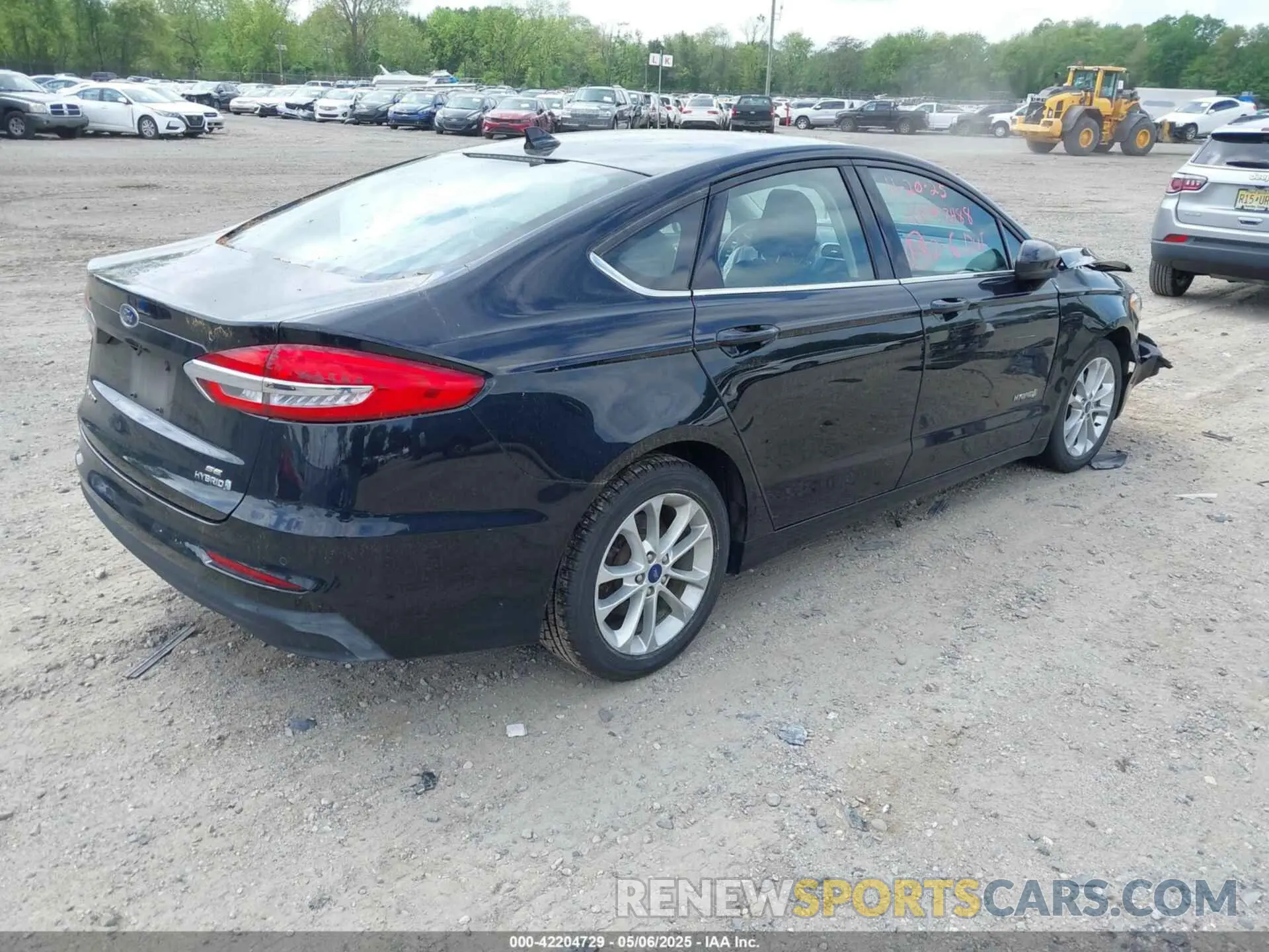 4 Фотография поврежденного автомобиля 3FA6P0LU3KR117794 FORD FUSION HYBRID 2019