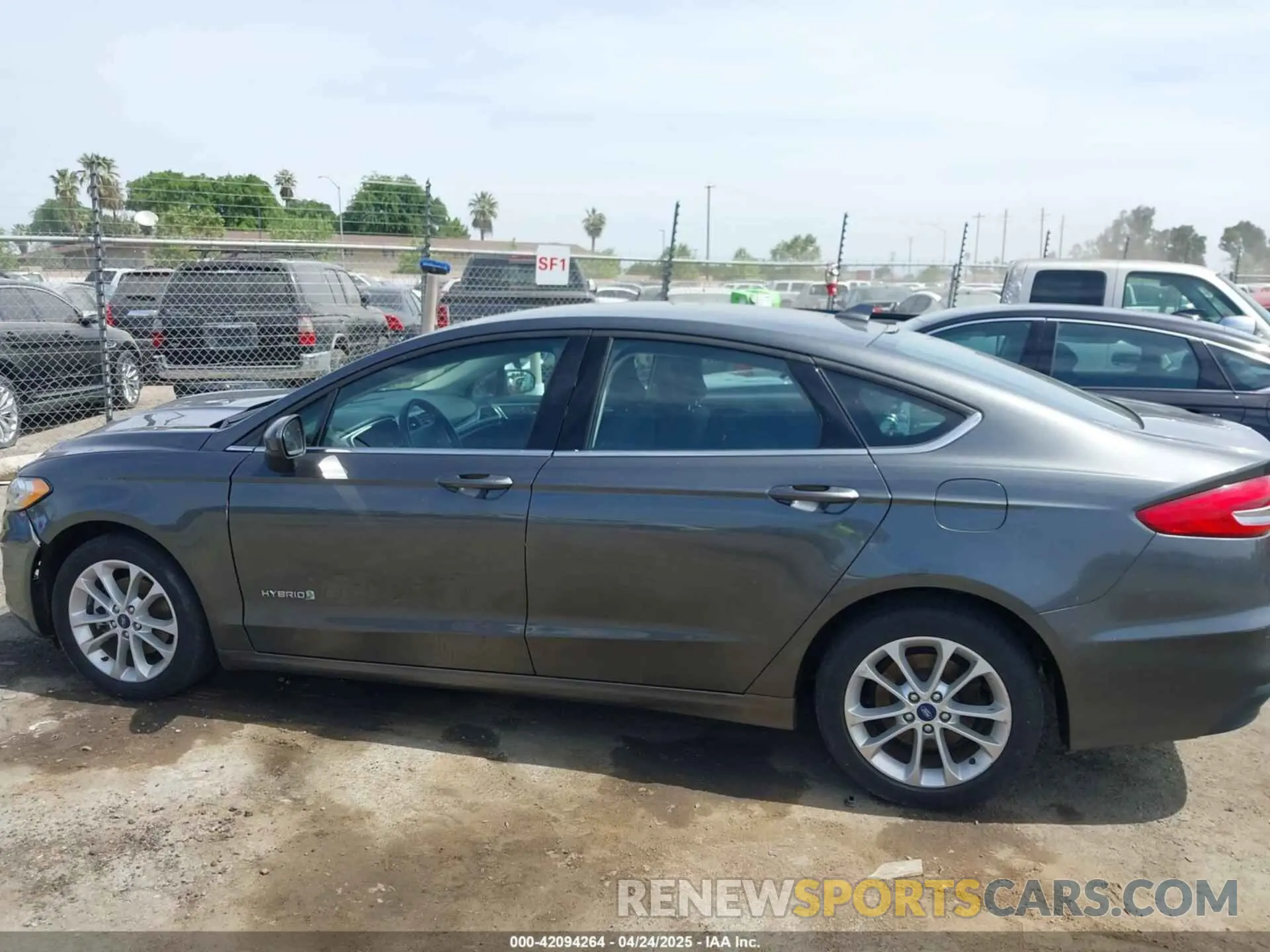 14 Photograph of a damaged car 3FA6P0LU3KR174108 FORD FUSION HYBRID 2019