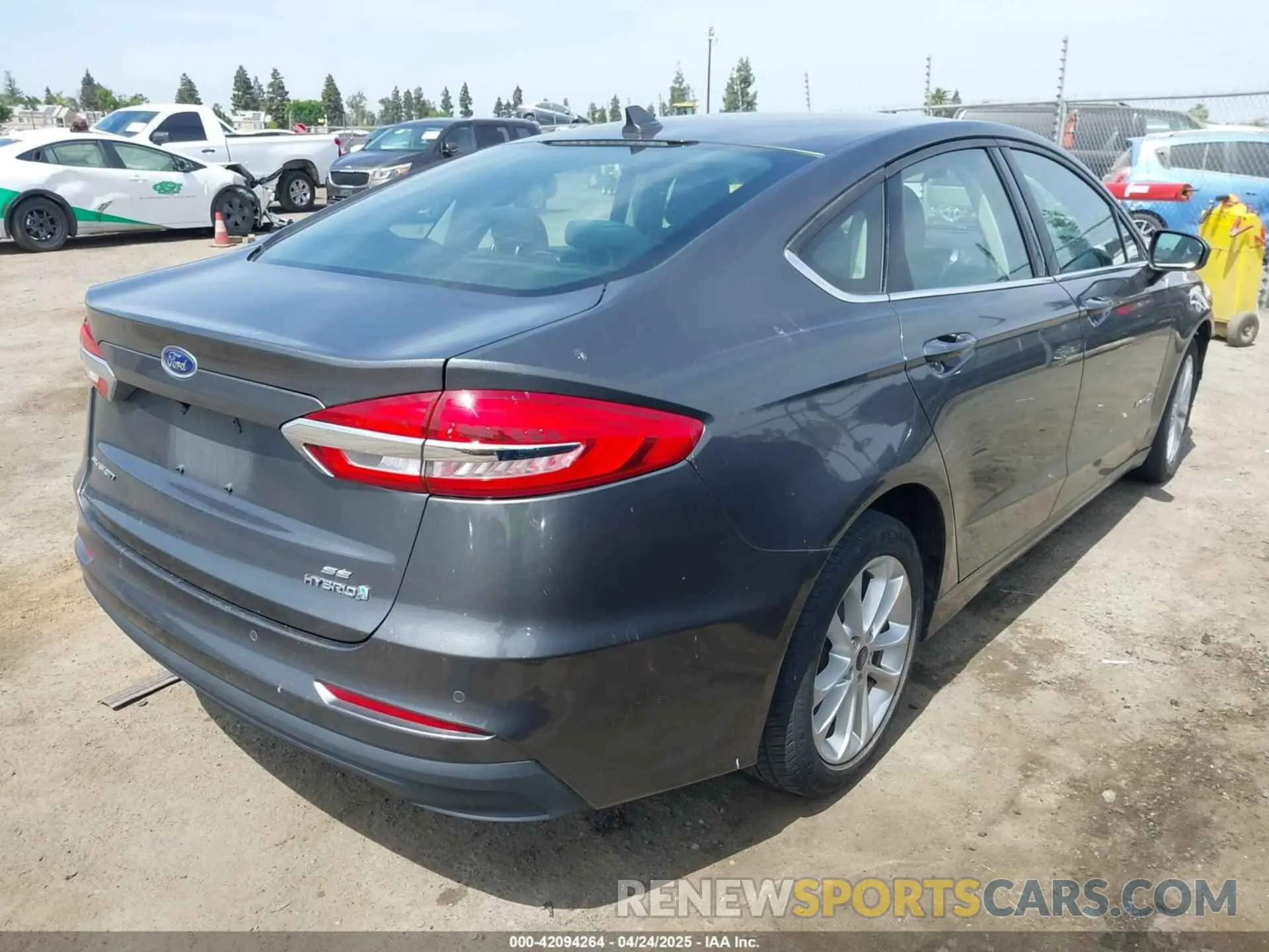 4 Photograph of a damaged car 3FA6P0LU3KR174108 FORD FUSION HYBRID 2019