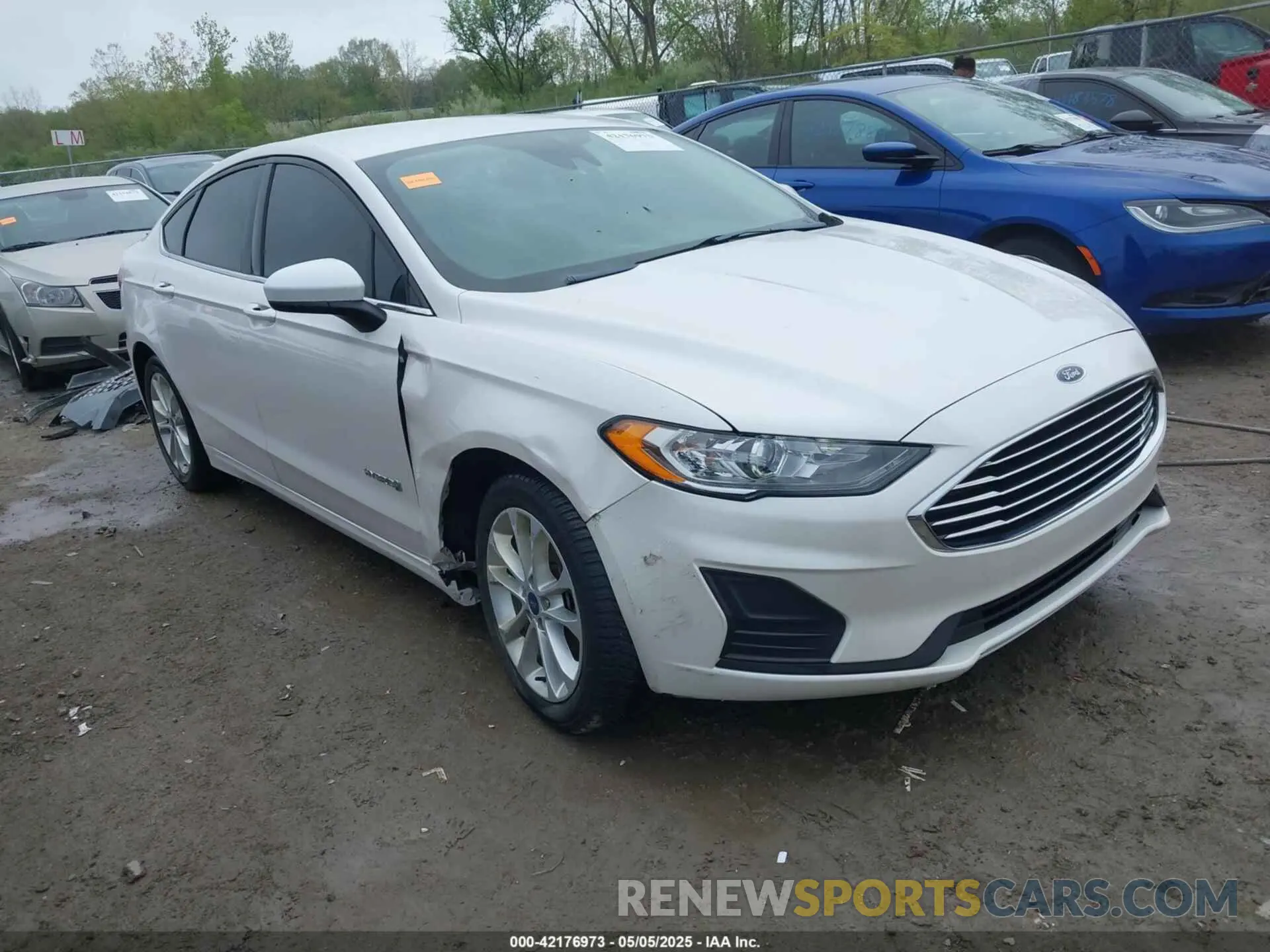 1 Photograph of a damaged car 3FA6P0LU3KR193077 FORD FUSION HYBRID 2019