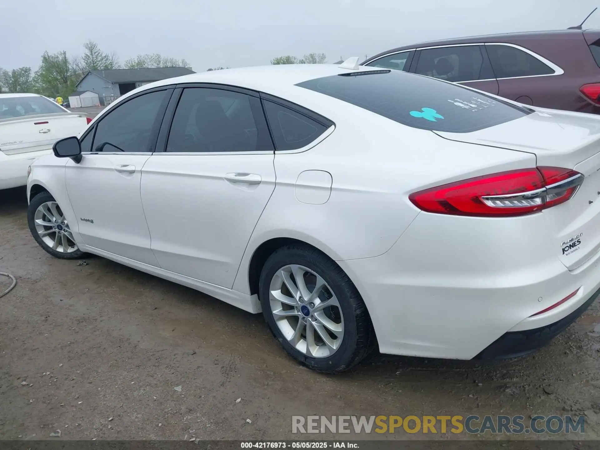 14 Photograph of a damaged car 3FA6P0LU3KR193077 FORD FUSION HYBRID 2019