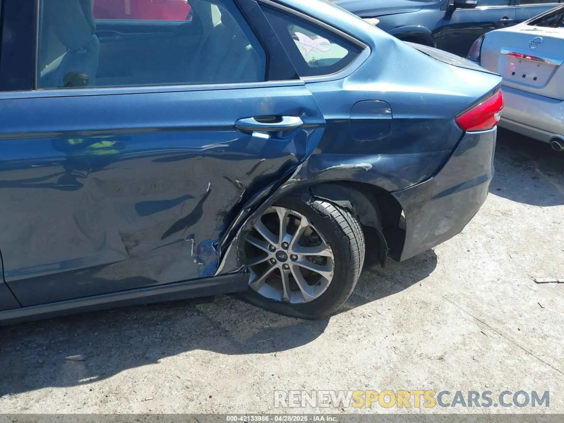 6 Фотография поврежденного автомобиля 3FA6P0LU3KR204076 FORD FUSION HYBRID 2019