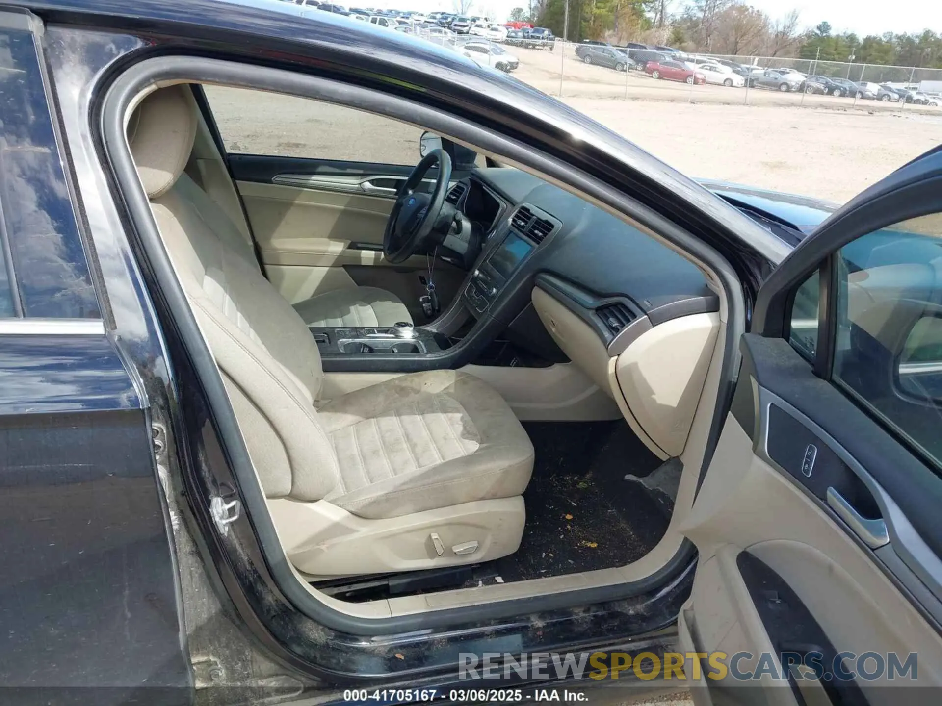 5 Photograph of a damaged car 3FA6P0LU3KR273527 FORD FUSION HYBRID 2019