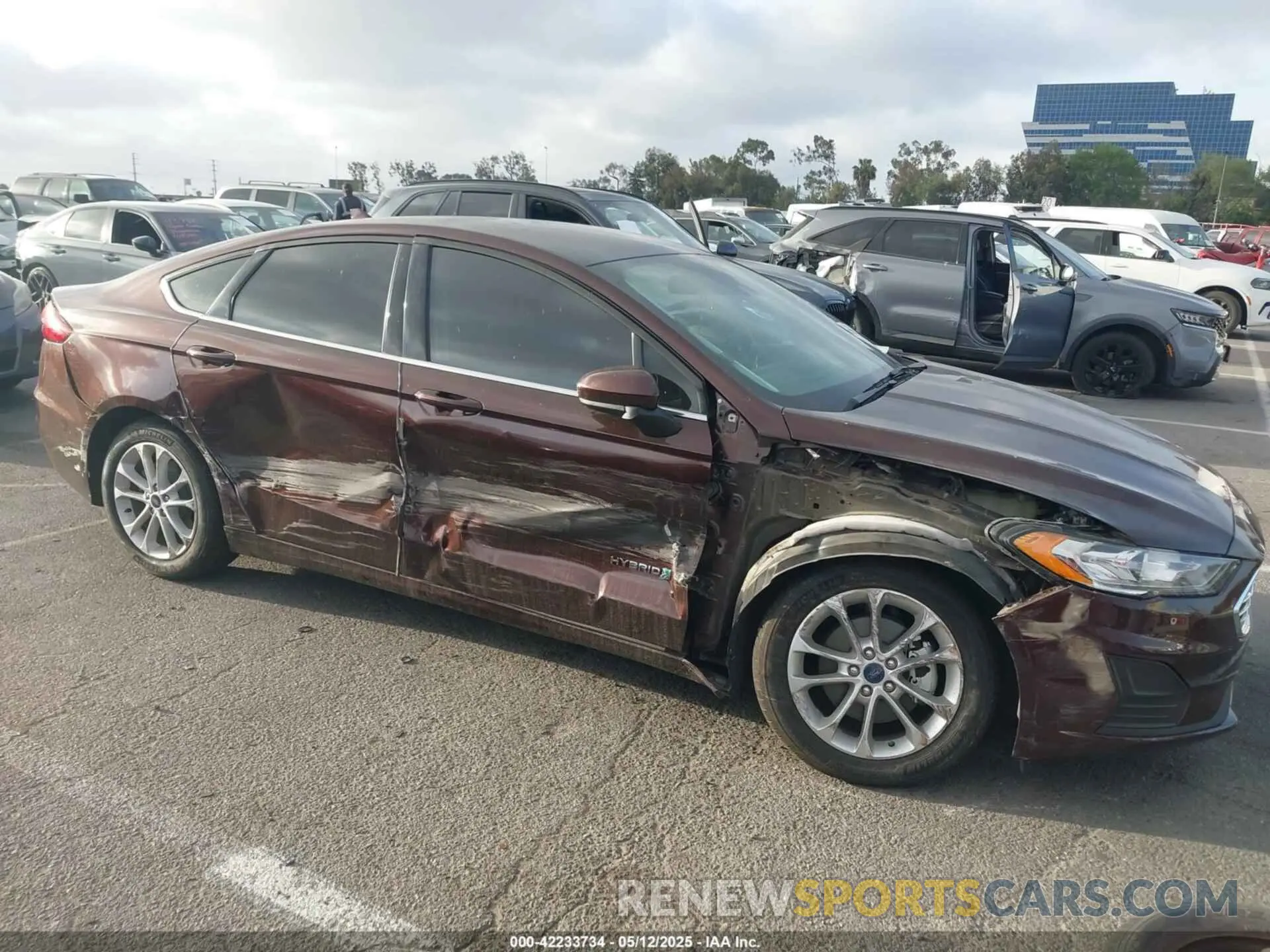 1 Photograph of a damaged car 3FA6P0LU5KR175048 FORD FUSION HYBRID 2019
