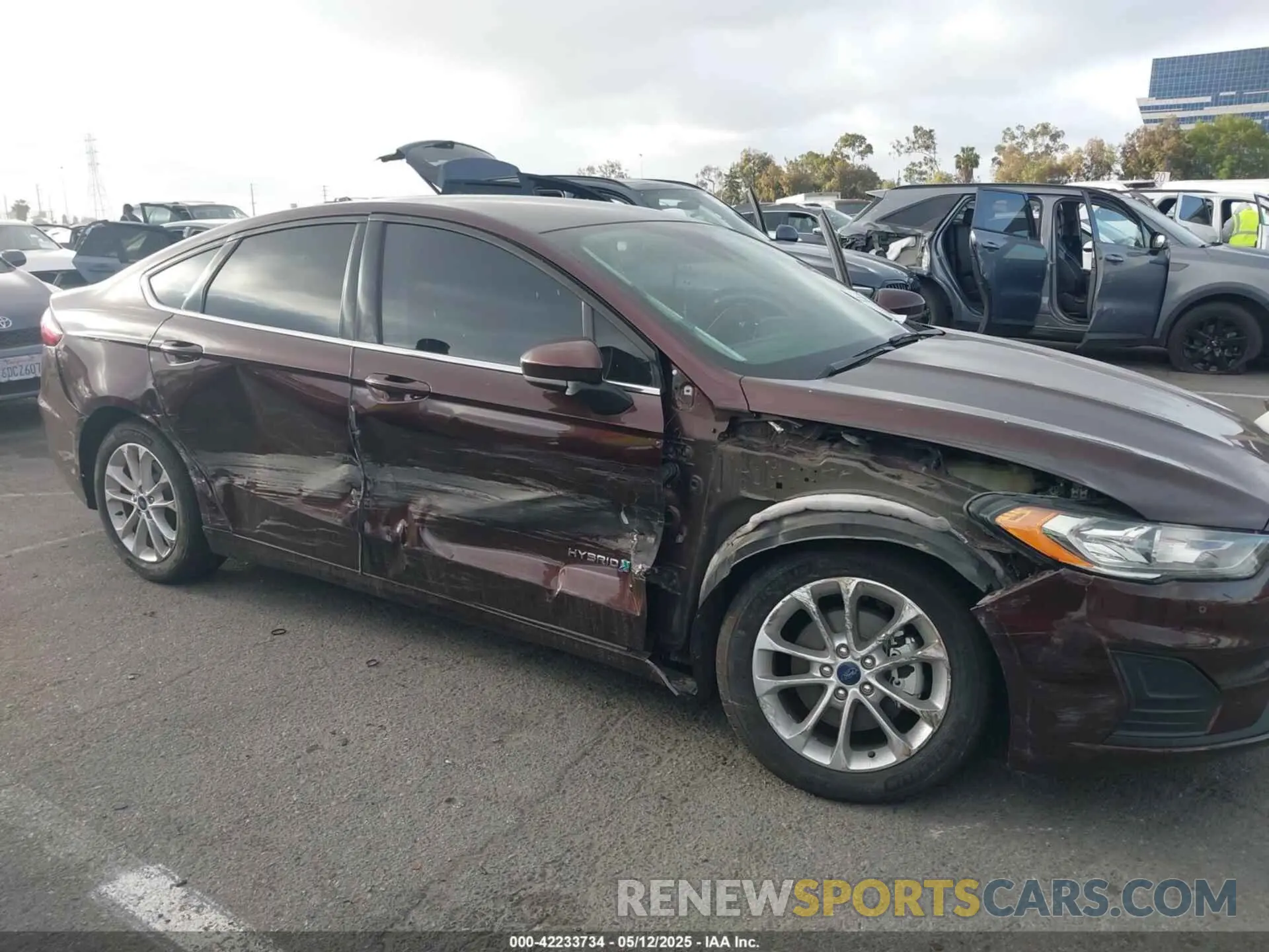 6 Photograph of a damaged car 3FA6P0LU5KR175048 FORD FUSION HYBRID 2019