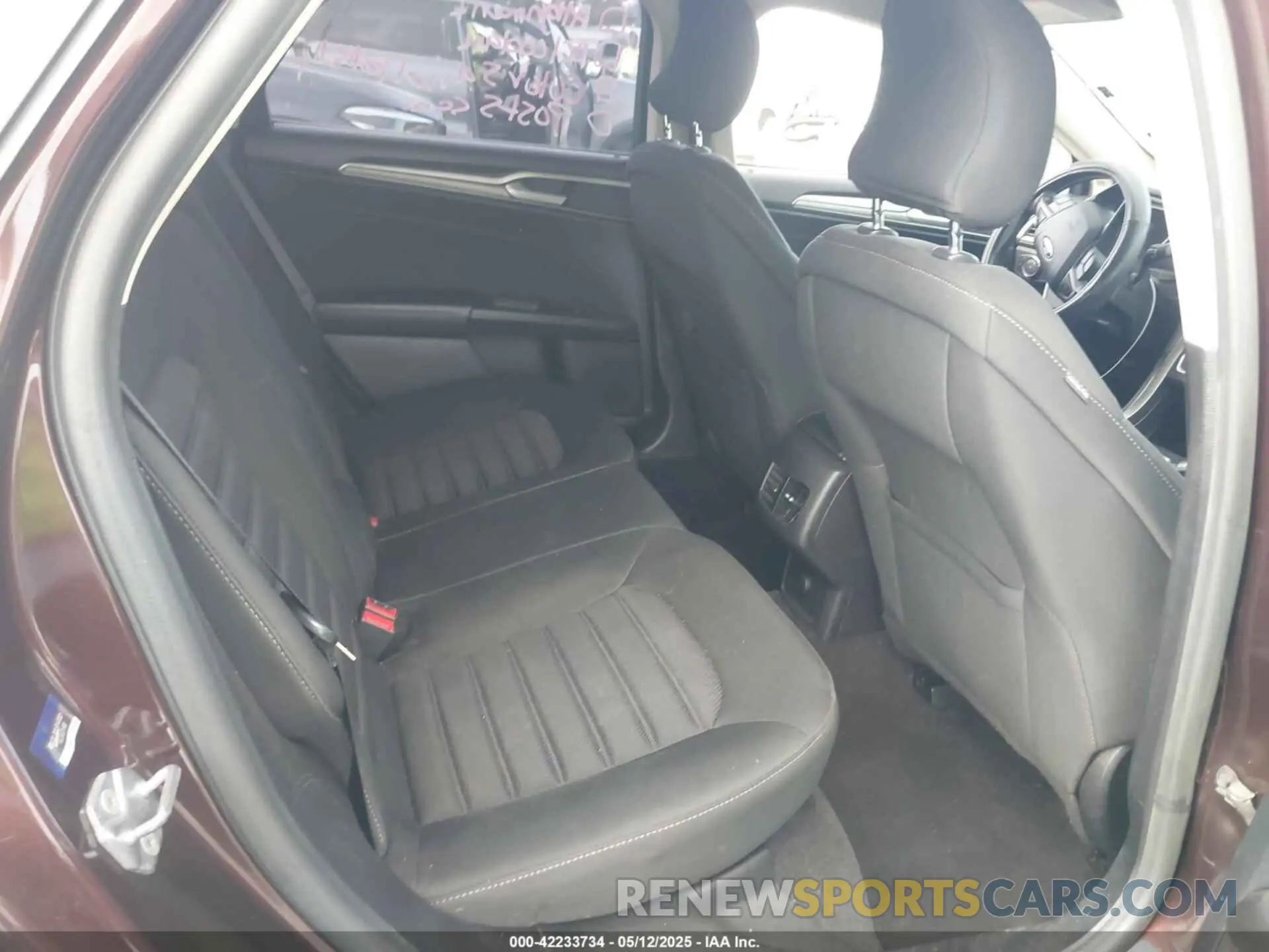 8 Photograph of a damaged car 3FA6P0LU5KR175048 FORD FUSION HYBRID 2019