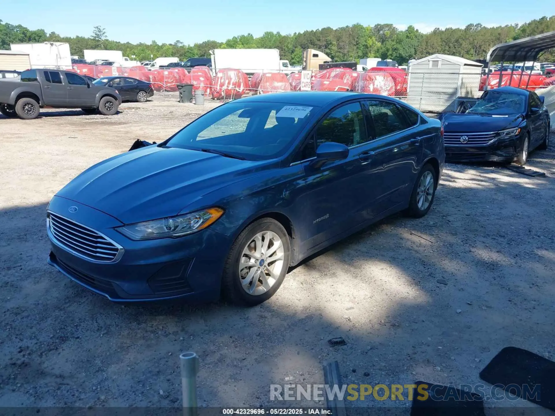 2 Photograph of a damaged car 3FA6P0LU5KR185062 FORD FUSION HYBRID 2019
