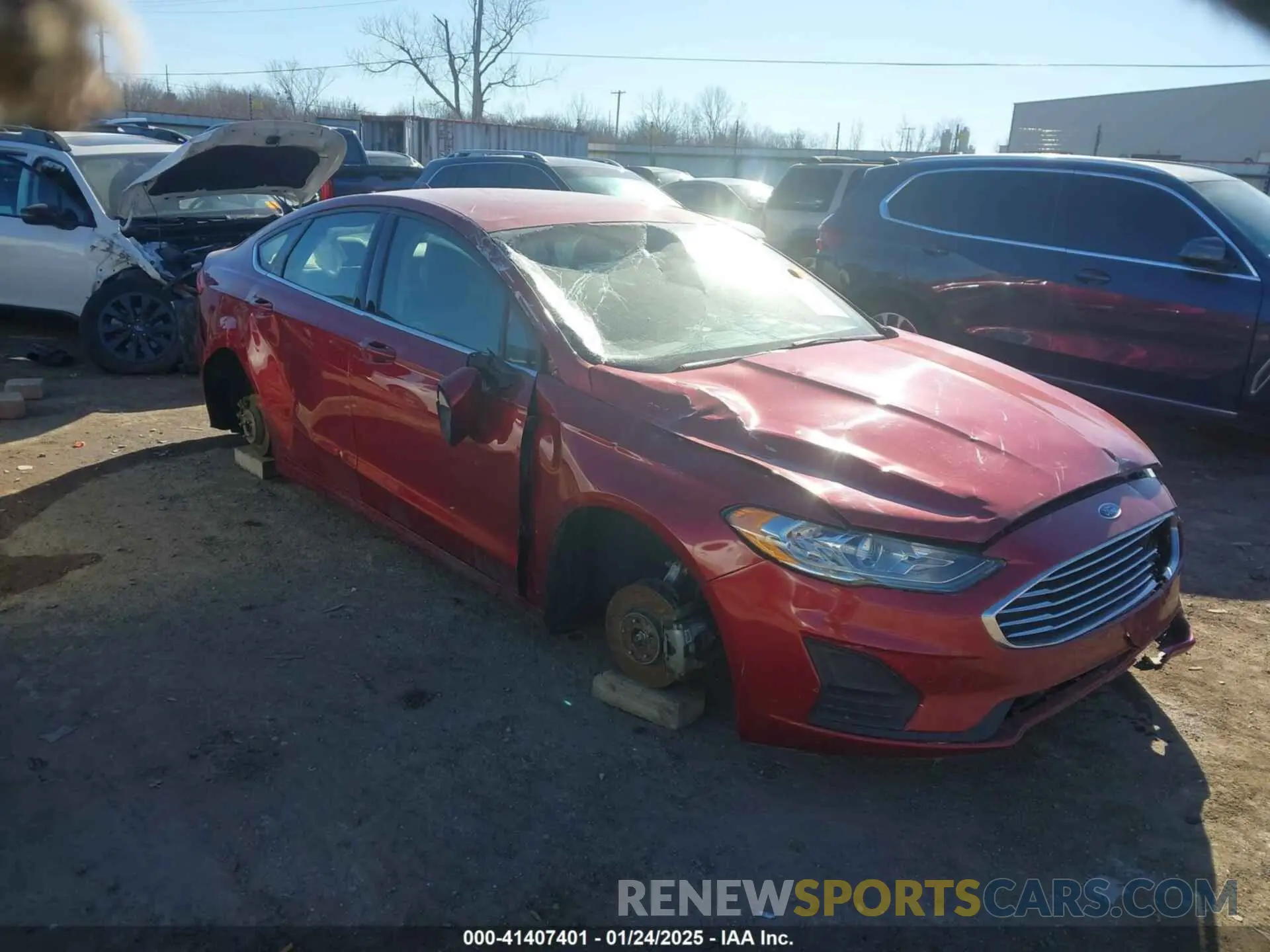 1 Фотография поврежденного автомобиля 3FA6P0LU5KR189838 FORD FUSION HYBRID 2019