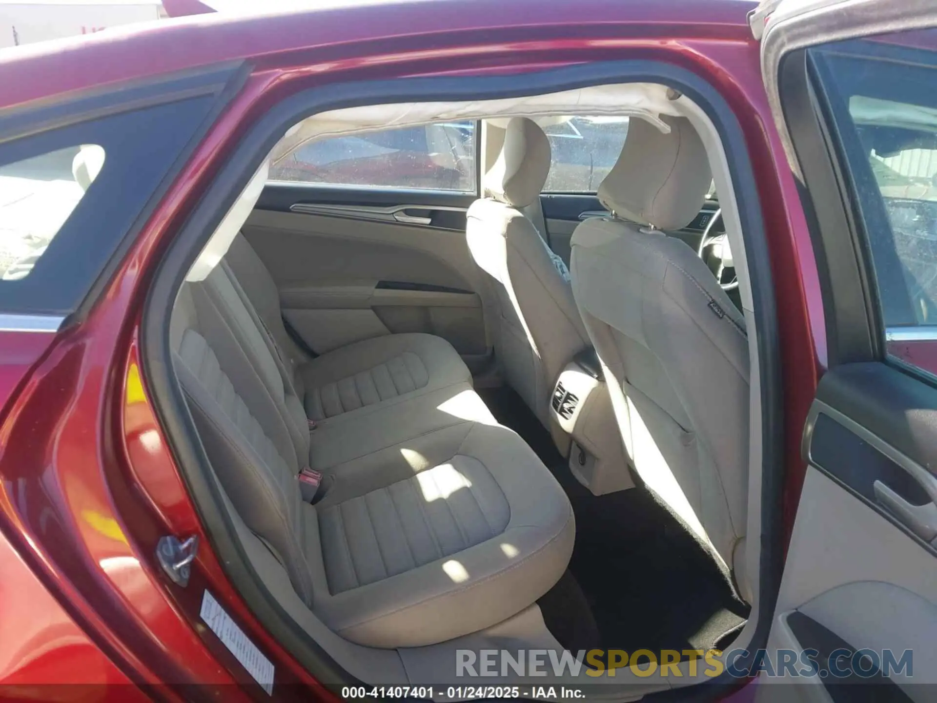 8 Фотография поврежденного автомобиля 3FA6P0LU5KR189838 FORD FUSION HYBRID 2019