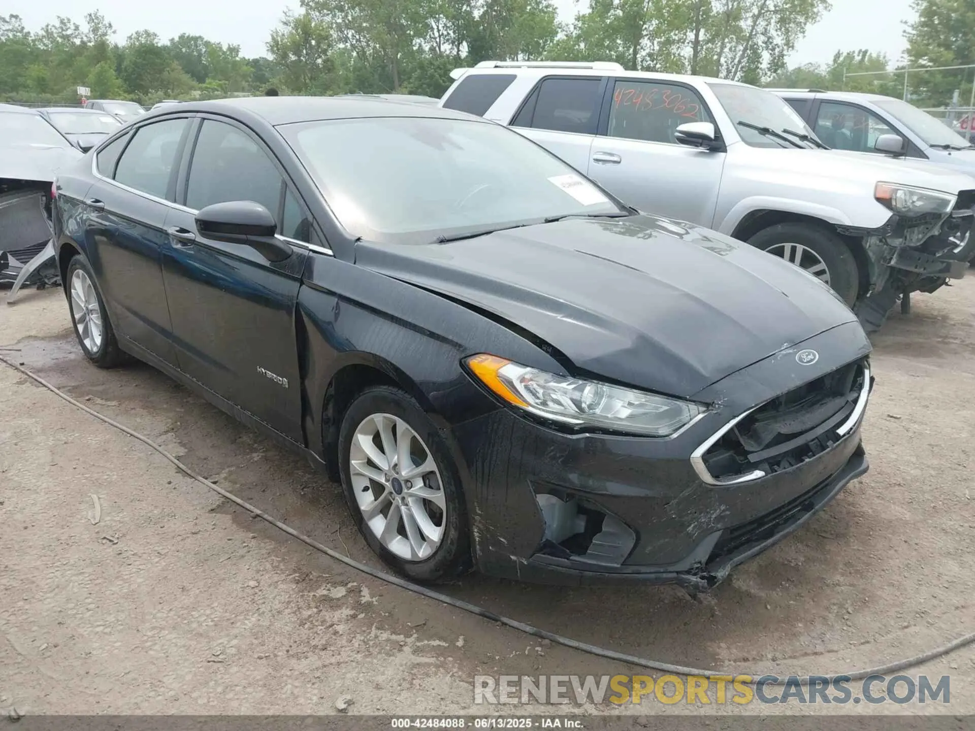 1 Photograph of a damaged car 3FA6P0LU5KR195915 FORD FUSION HYBRID 2019