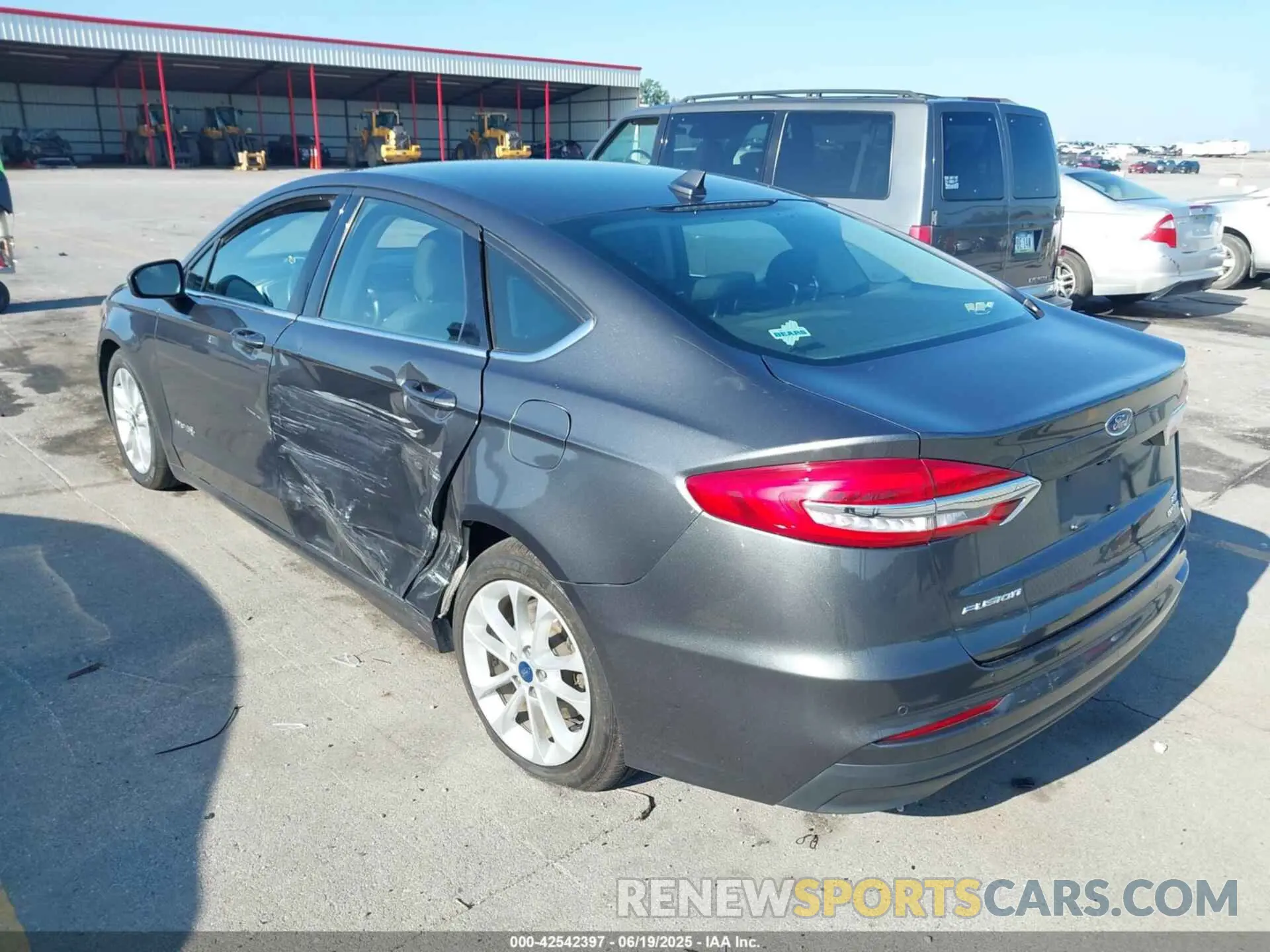 3 Photograph of a damaged car 3FA6P0LU5KR198989 FORD FUSION HYBRID 2019
