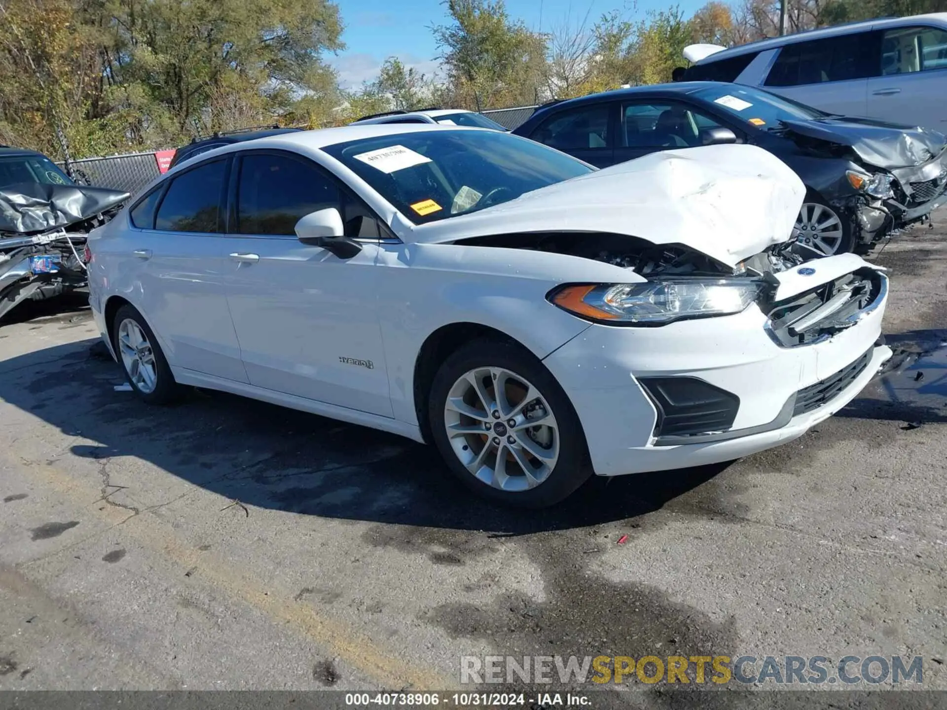 1 Photograph of a damaged car 3FA6P0LU5KR207173 FORD FUSION HYBRID 2019