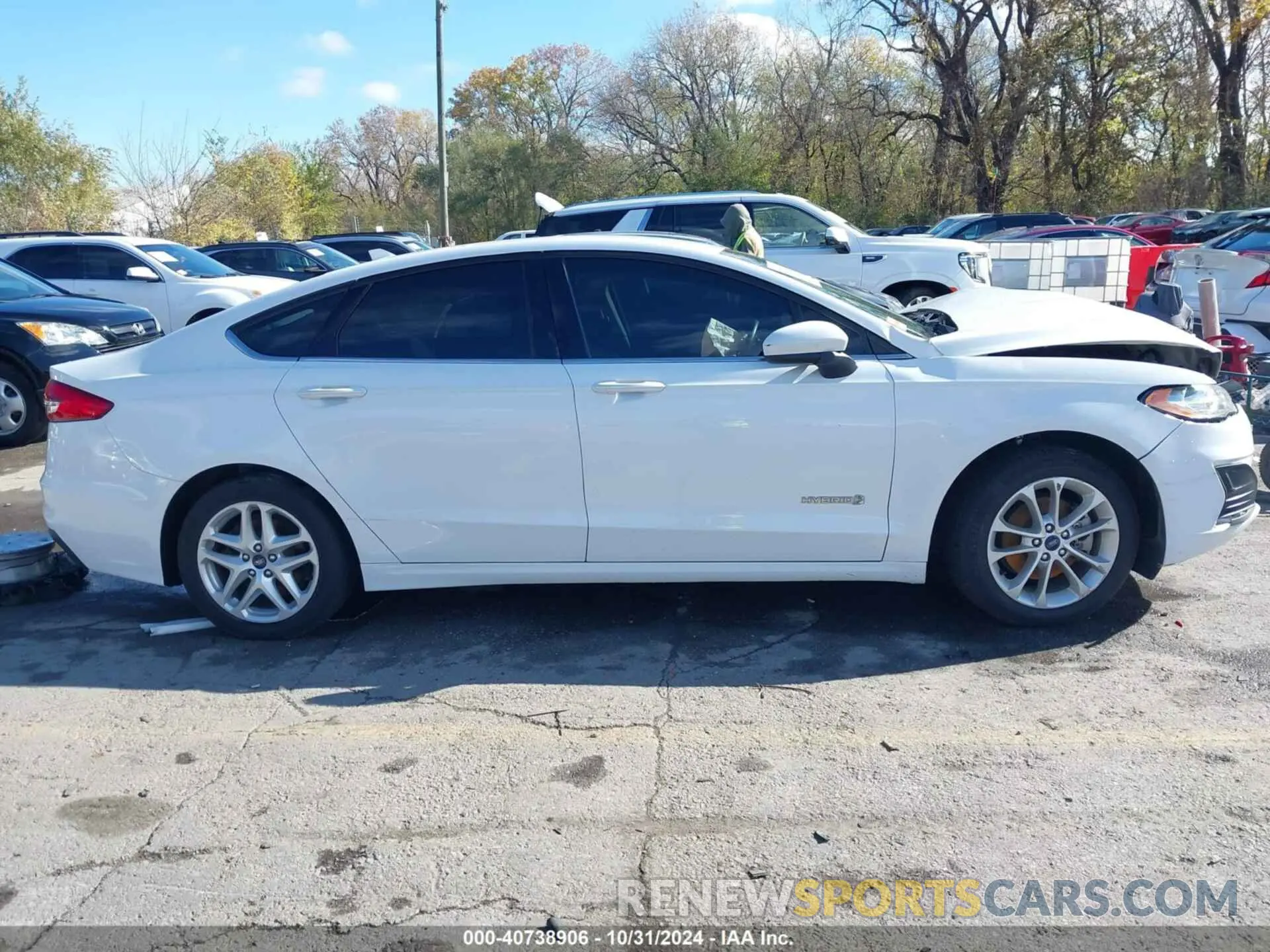 14 Photograph of a damaged car 3FA6P0LU5KR207173 FORD FUSION HYBRID 2019