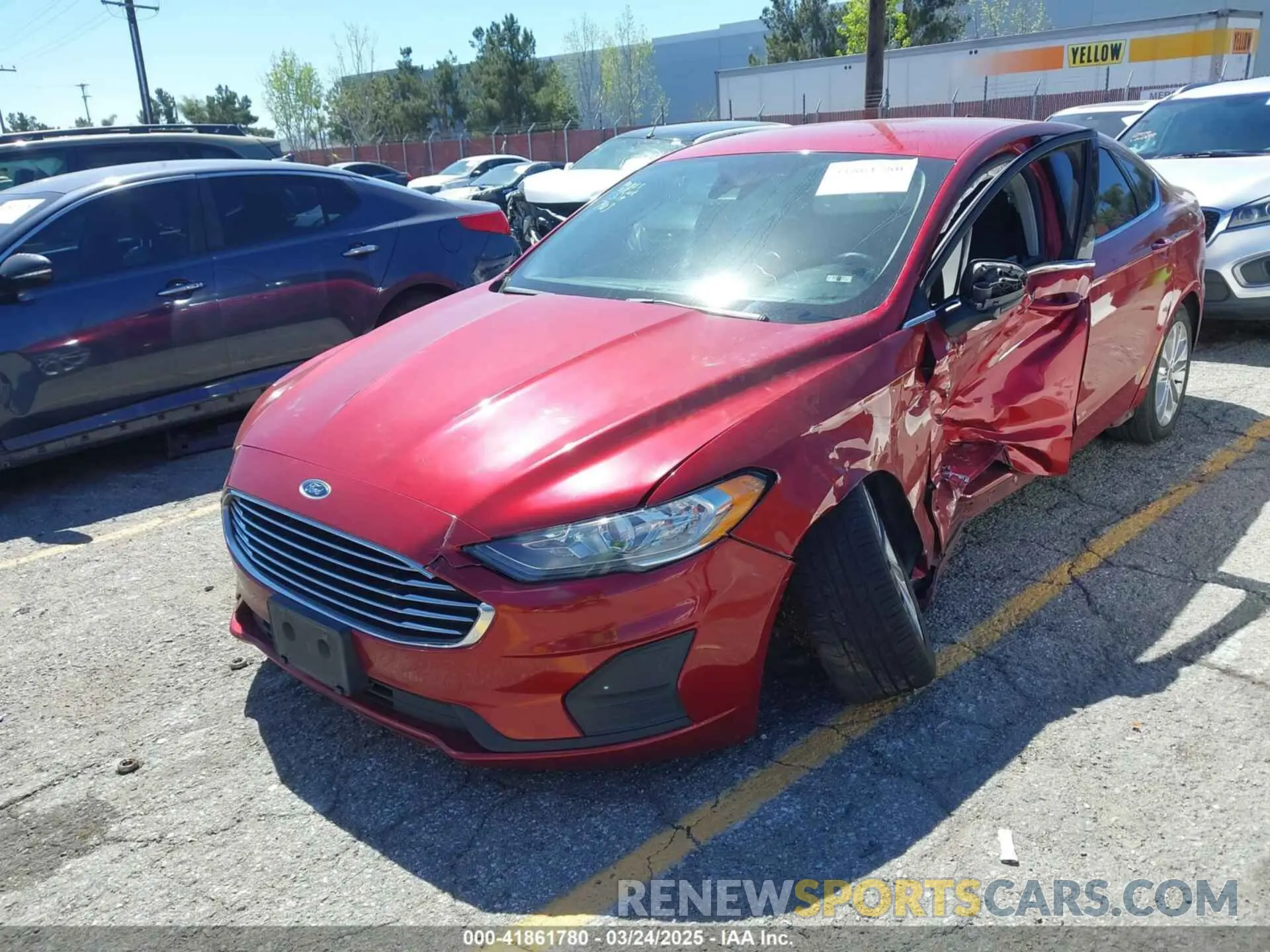 2 Фотография поврежденного автомобиля 3FA6P0LU5KR207903 FORD FUSION HYBRID 2019