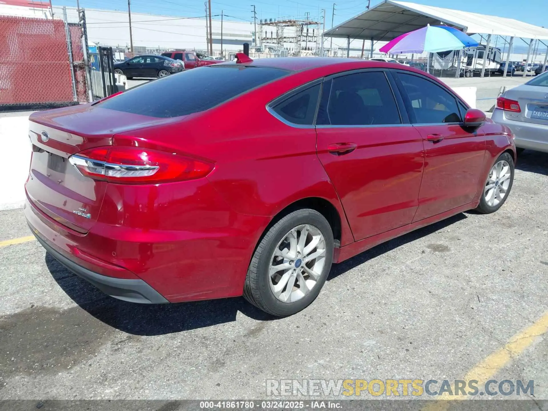 4 Фотография поврежденного автомобиля 3FA6P0LU5KR207903 FORD FUSION HYBRID 2019