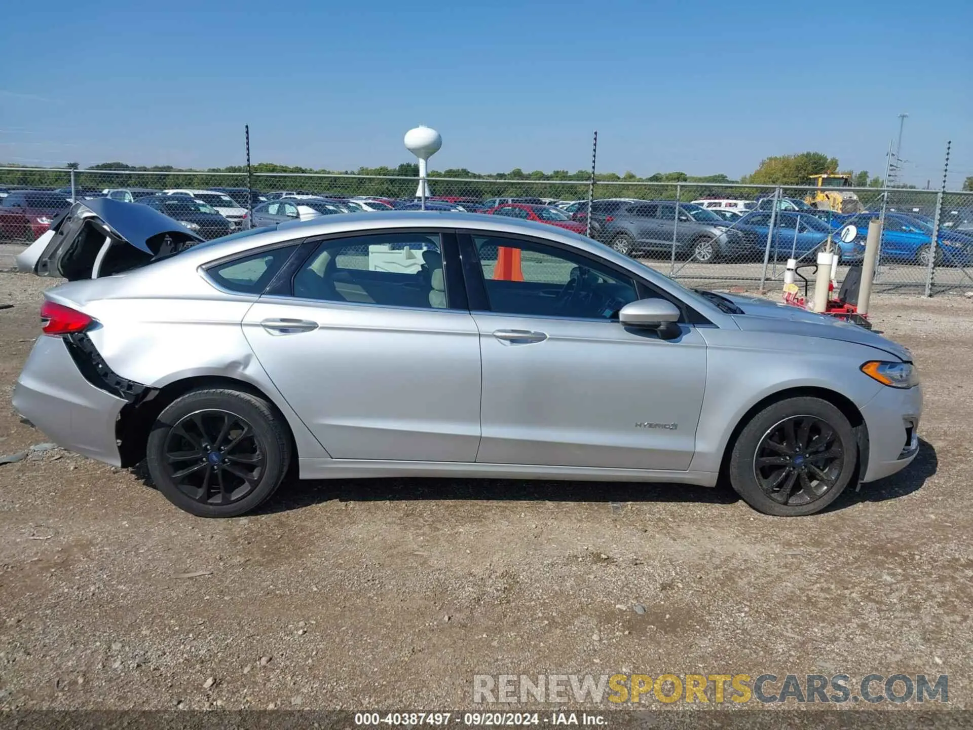 13 Photograph of a damaged car 3FA6P0LU6KR110208 FORD FUSION HYBRID 2019