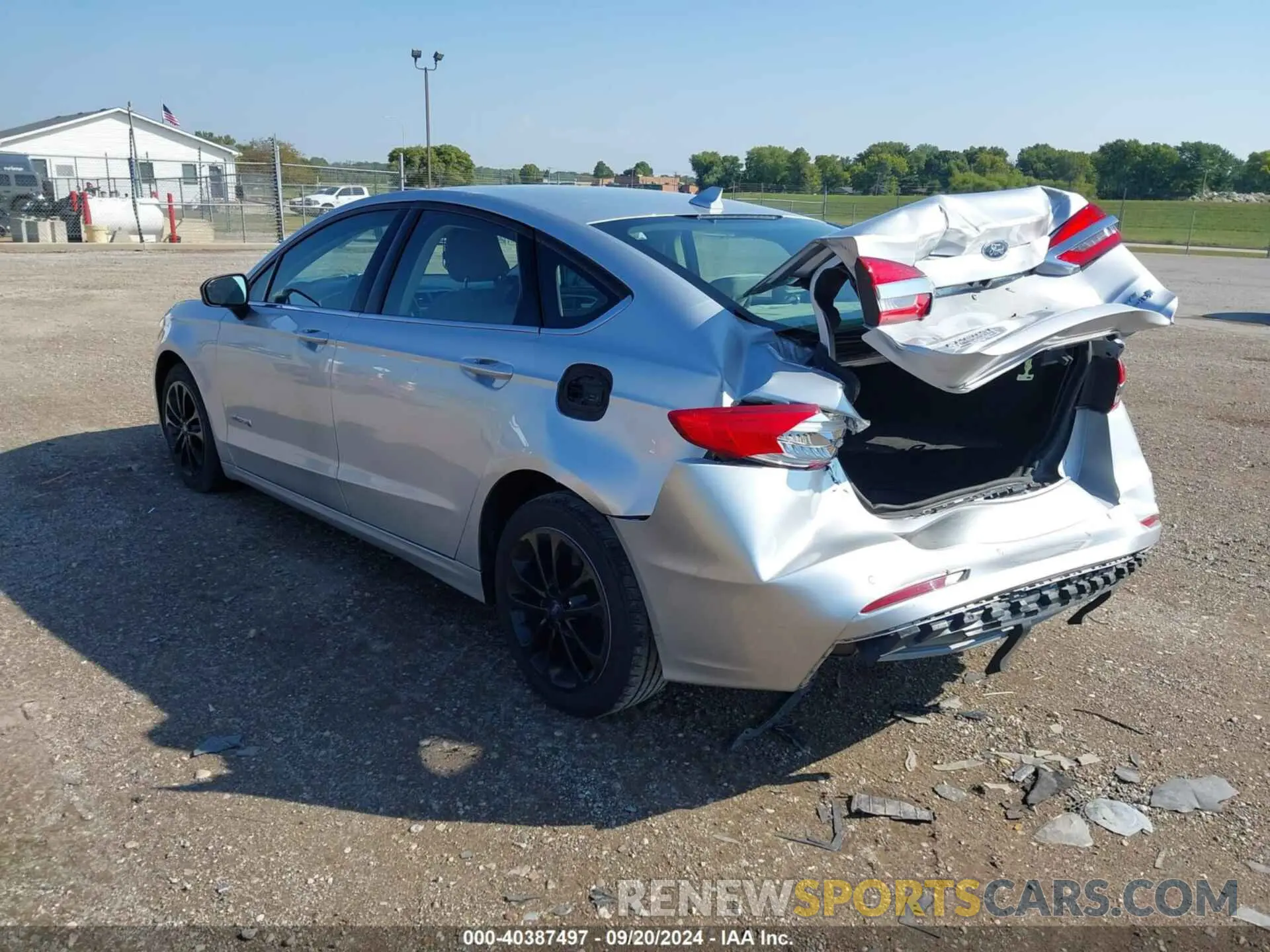 3 Photograph of a damaged car 3FA6P0LU6KR110208 FORD FUSION HYBRID 2019