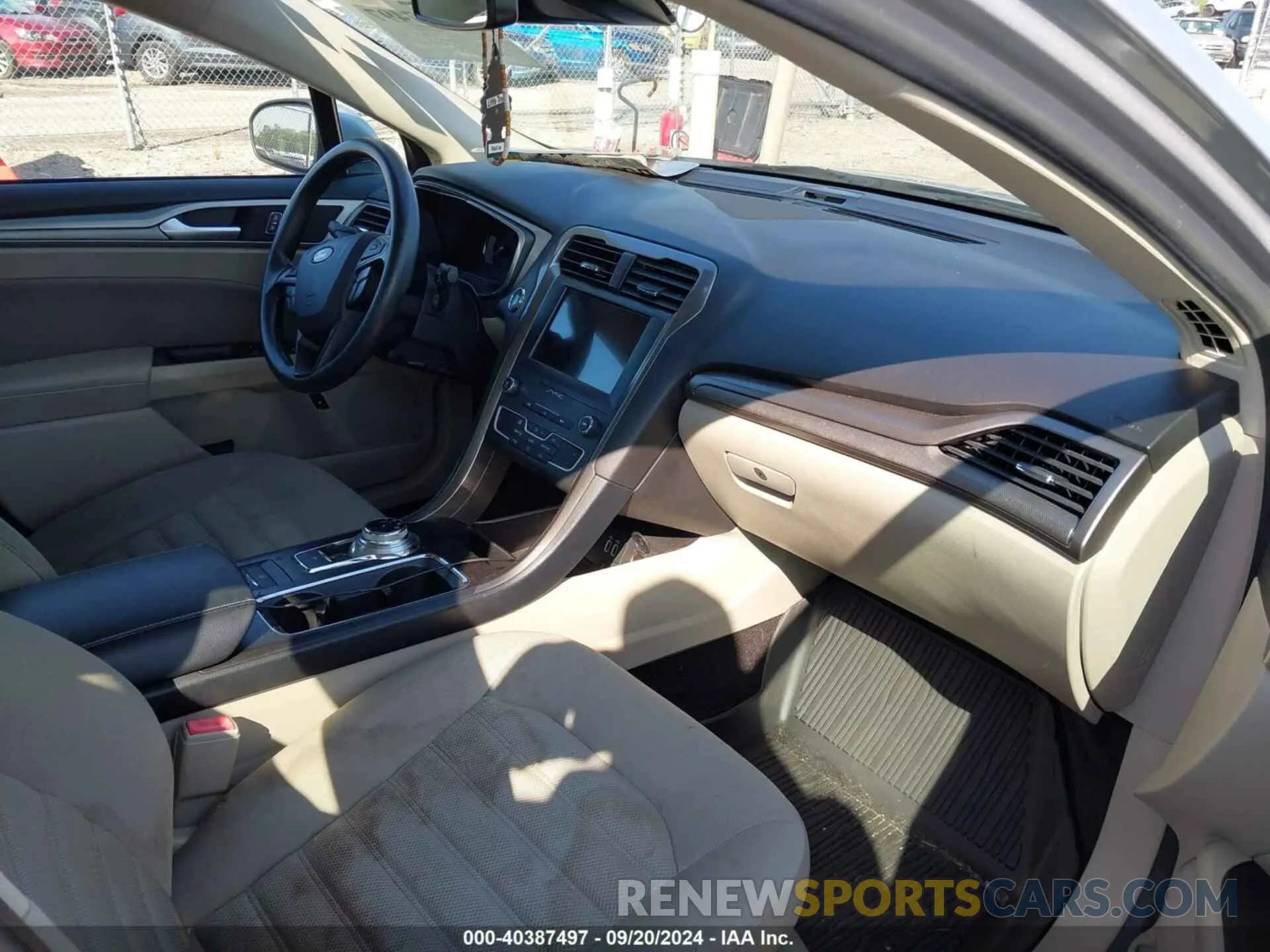 5 Photograph of a damaged car 3FA6P0LU6KR110208 FORD FUSION HYBRID 2019