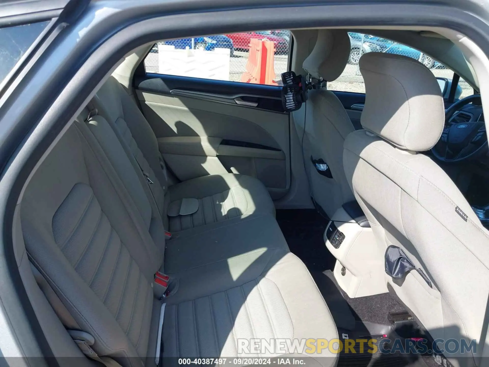 8 Photograph of a damaged car 3FA6P0LU6KR110208 FORD FUSION HYBRID 2019