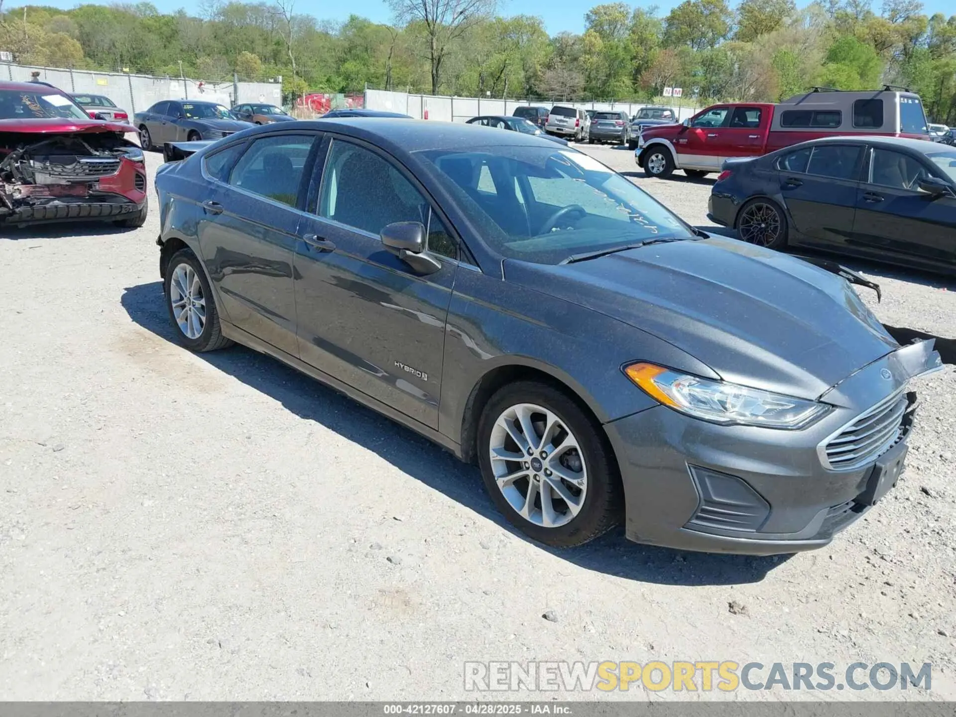 1 Photograph of a damaged car 3FA6P0LU6KR126280 FORD FUSION HYBRID 2019