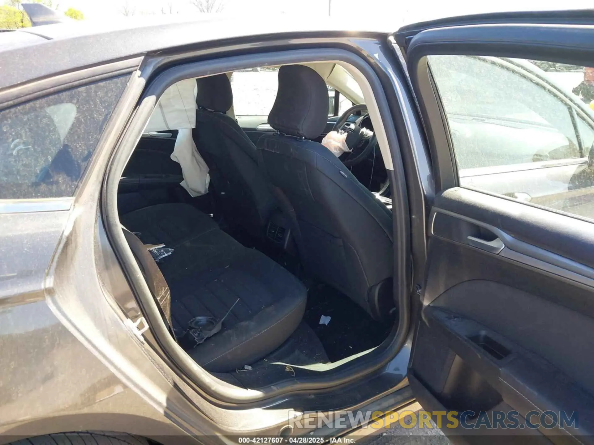 8 Photograph of a damaged car 3FA6P0LU6KR126280 FORD FUSION HYBRID 2019