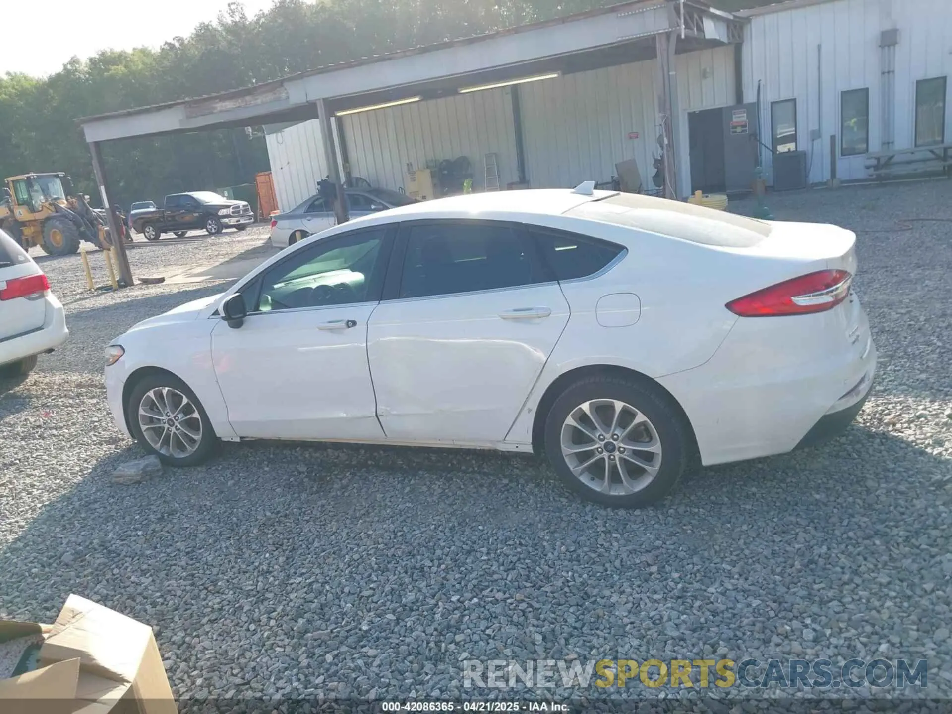 13 Photograph of a damaged car 3FA6P0LU6KR152166 FORD FUSION HYBRID 2019