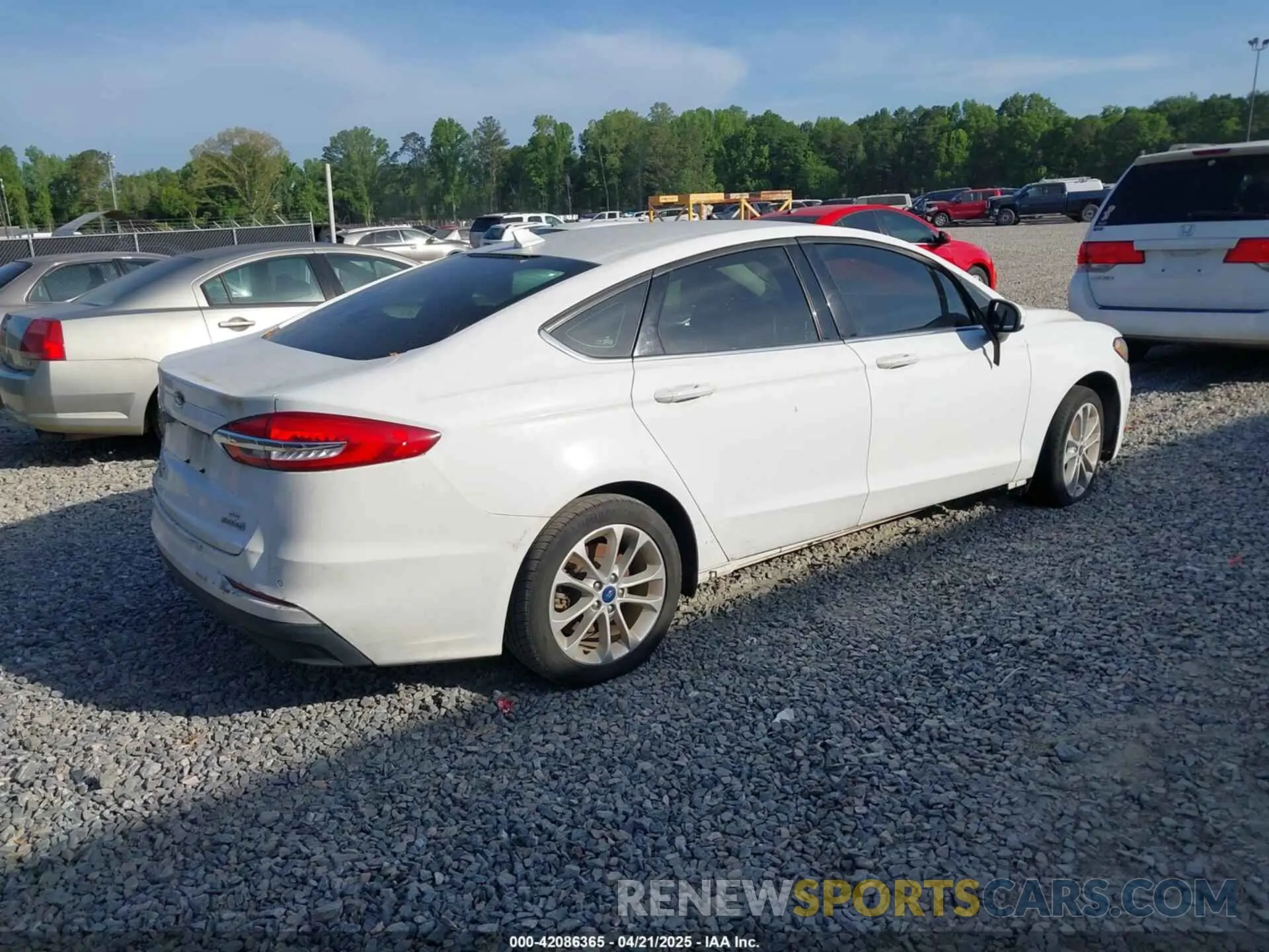 4 Photograph of a damaged car 3FA6P0LU6KR152166 FORD FUSION HYBRID 2019
