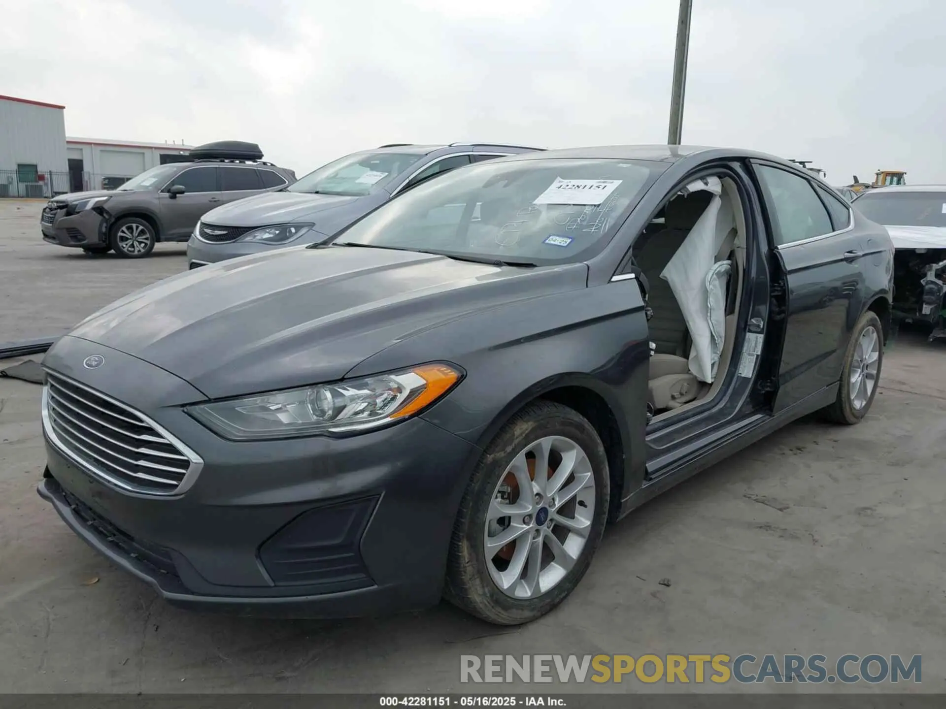 2 Photograph of a damaged car 3FA6P0LU6KR183899 FORD FUSION HYBRID 2019