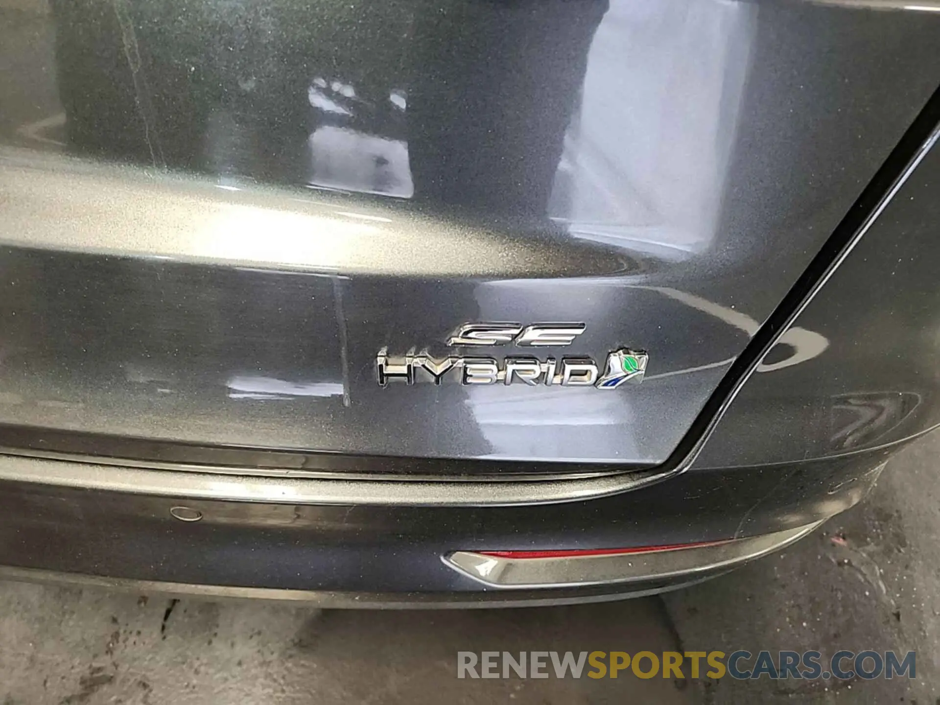 29 Photograph of a damaged car 3FA6P0LU7KR255676 FORD FUSION HYBRID 2019