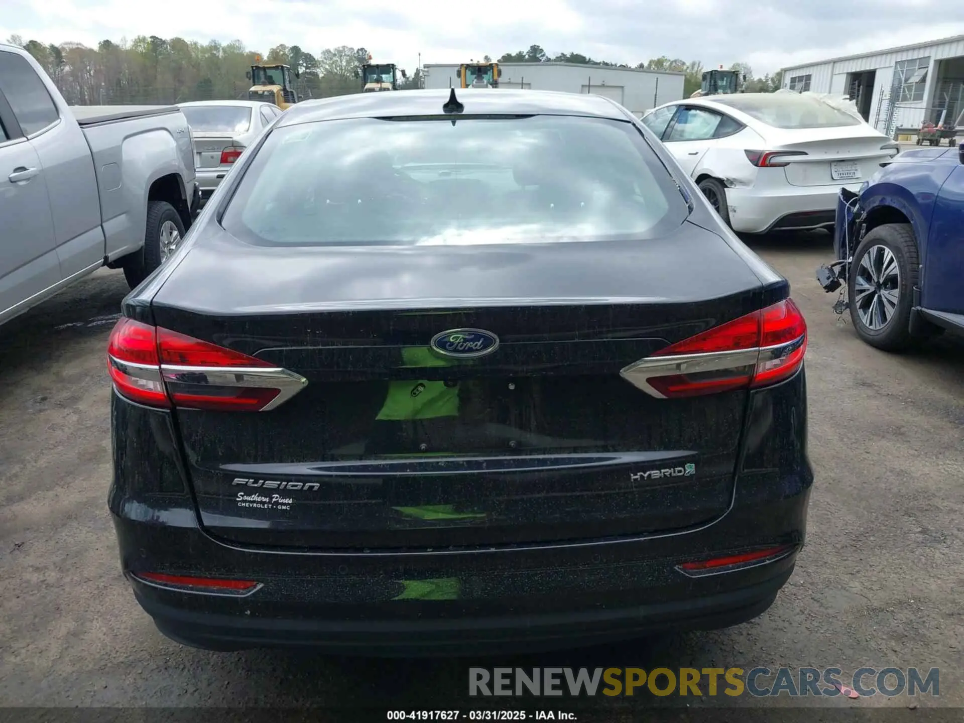 16 Photograph of a damaged car 3FA6P0LU8KR106192 FORD FUSION HYBRID 2019