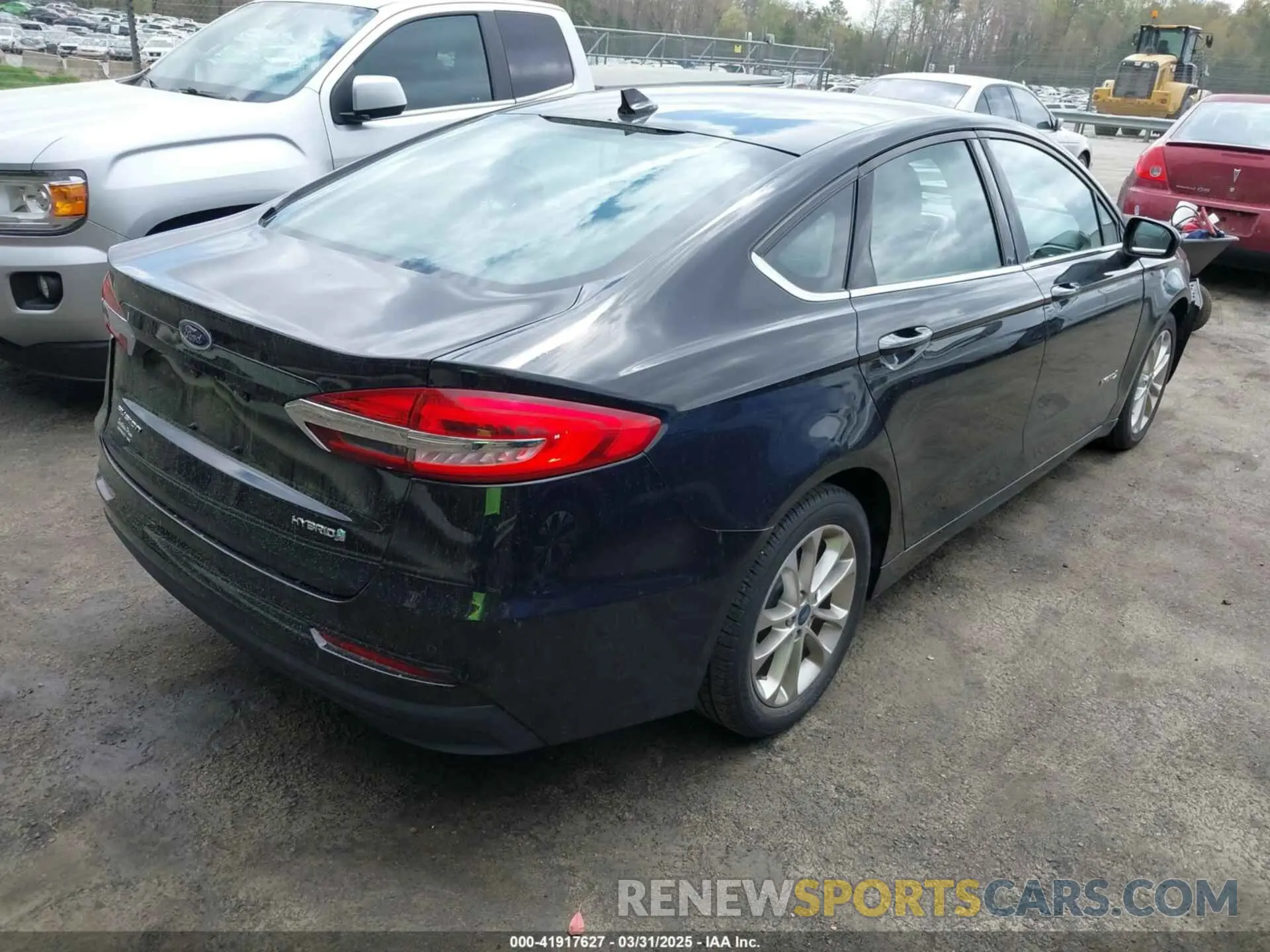 4 Photograph of a damaged car 3FA6P0LU8KR106192 FORD FUSION HYBRID 2019
