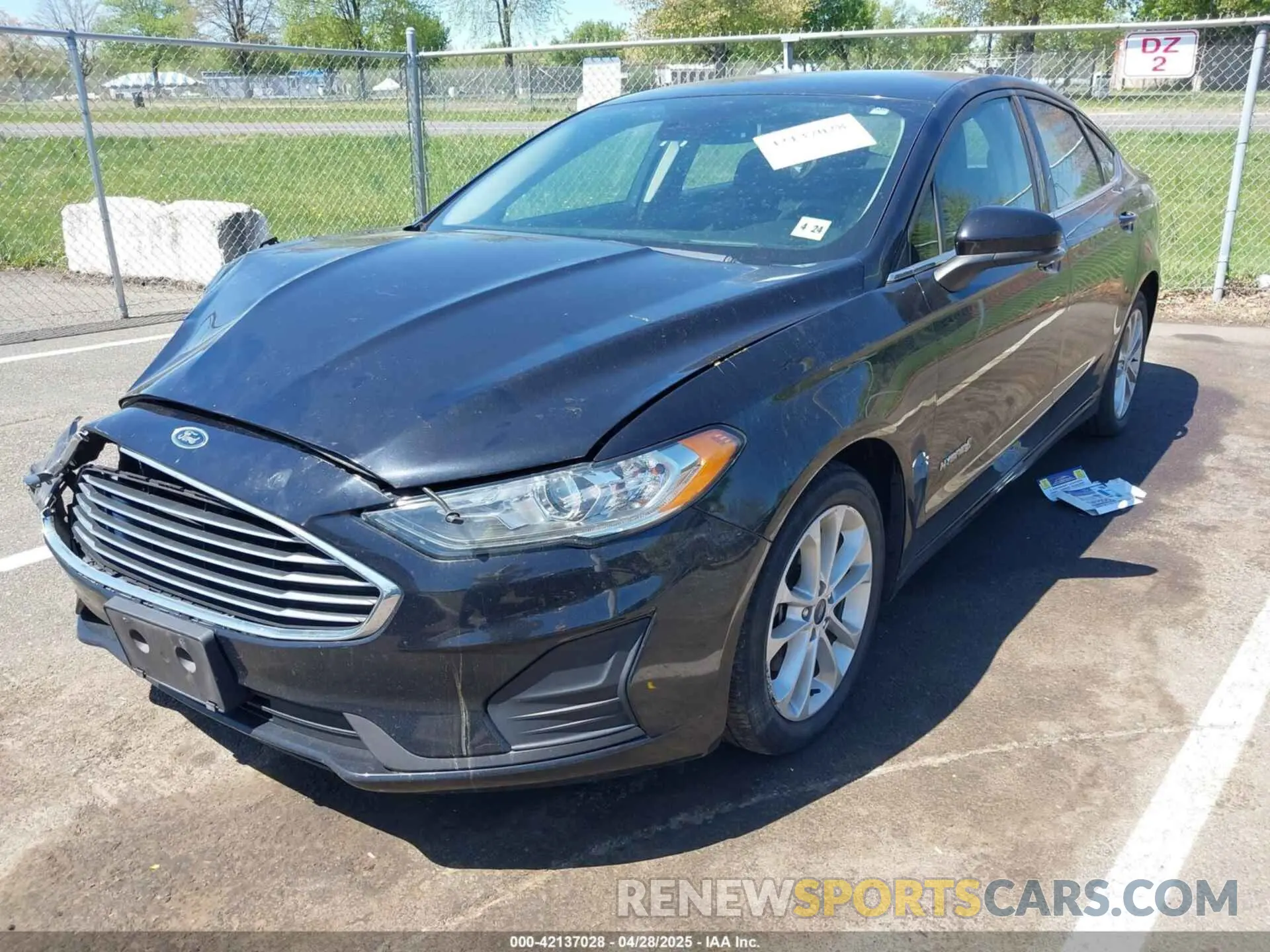 2 Фотография поврежденного автомобиля 3FA6P0LU8KR192071 FORD FUSION HYBRID 2019