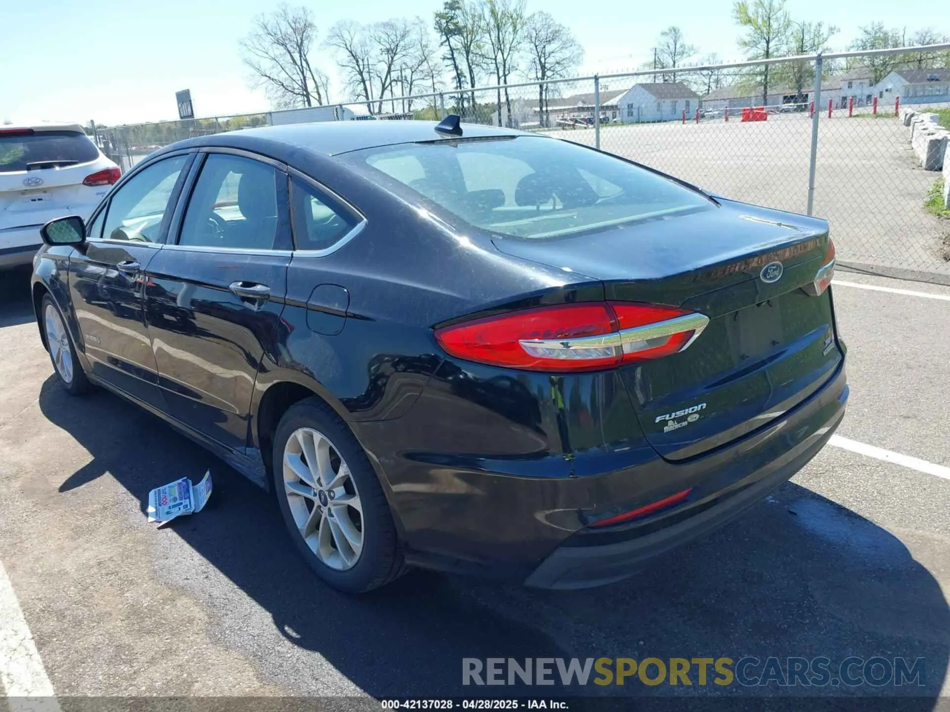 3 Фотография поврежденного автомобиля 3FA6P0LU8KR192071 FORD FUSION HYBRID 2019