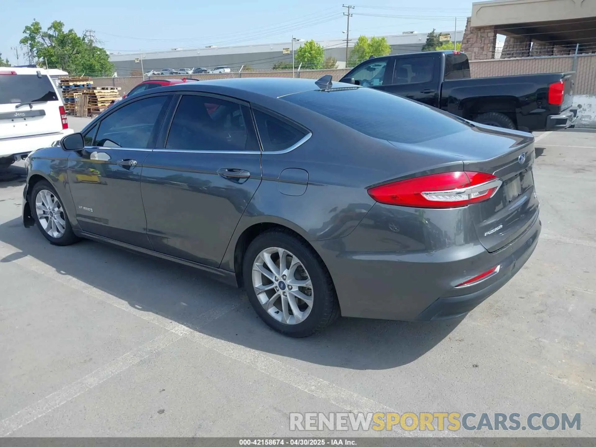 3 Photograph of a damaged car 3FA6P0LU8KR286757 FORD FUSION HYBRID 2019