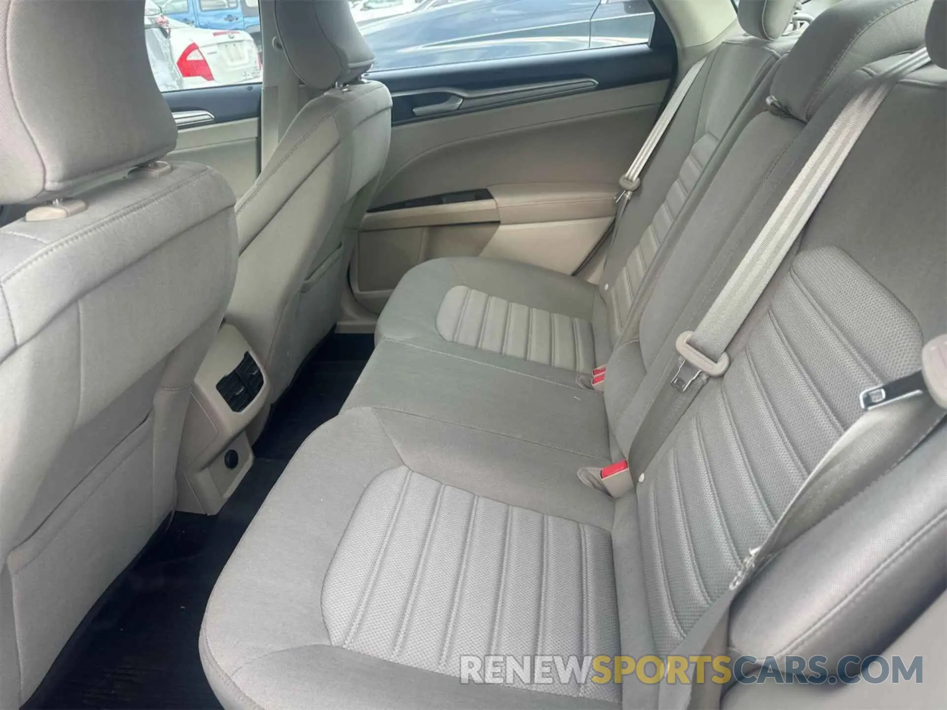 12 Фотография поврежденного автомобиля 3FA6P0LU9KR152436 FORD FUSION HYBRID 2019
