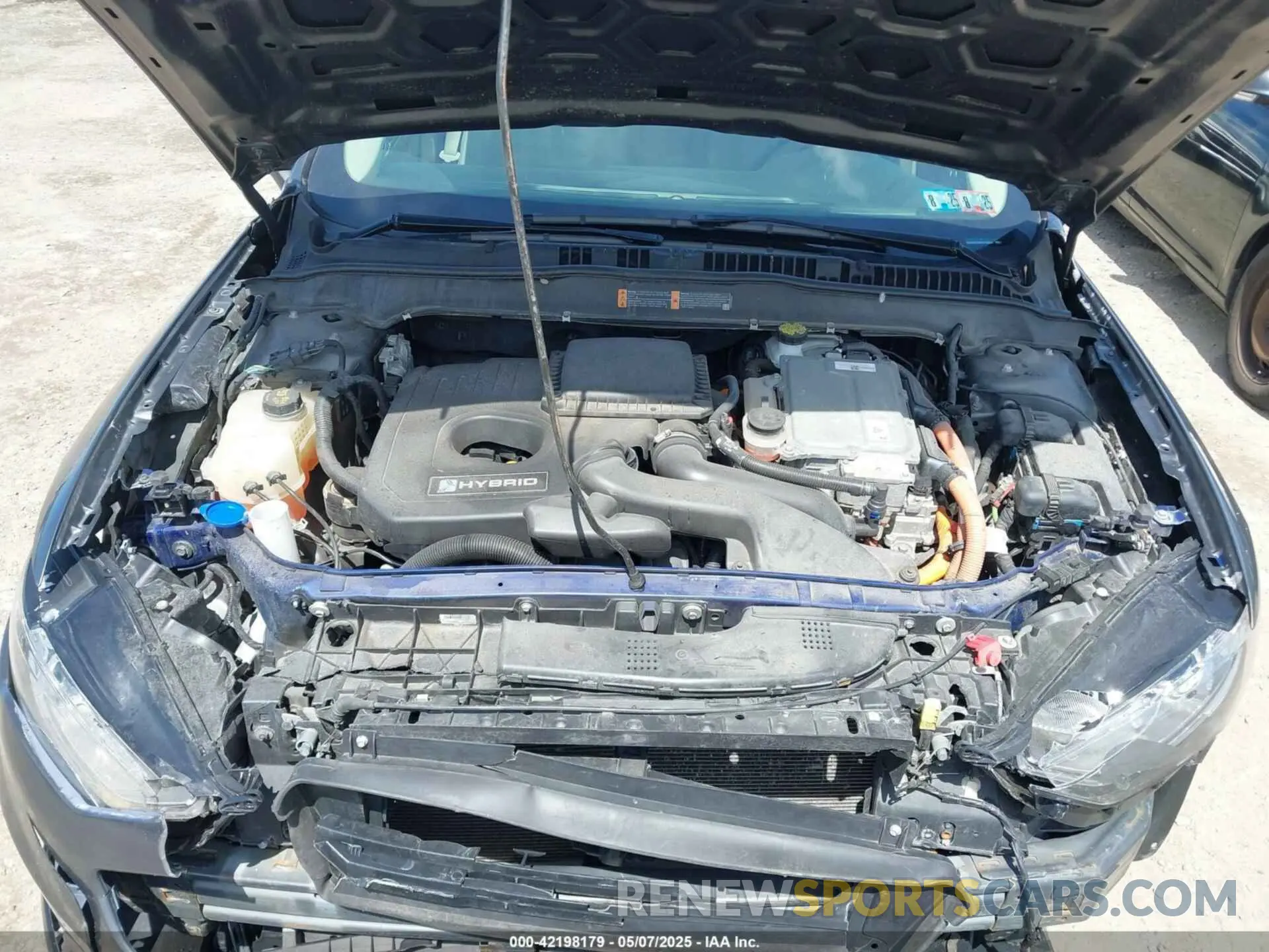 10 Photograph of a damaged car 3FA6P0LU9KR154882 FORD FUSION HYBRID 2019