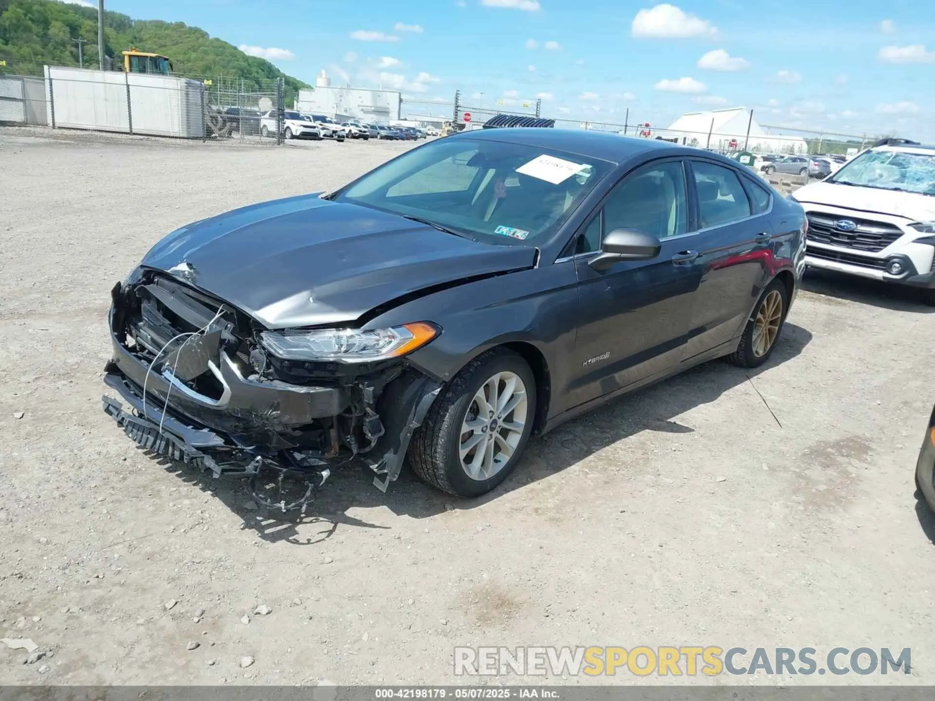2 Photograph of a damaged car 3FA6P0LU9KR154882 FORD FUSION HYBRID 2019