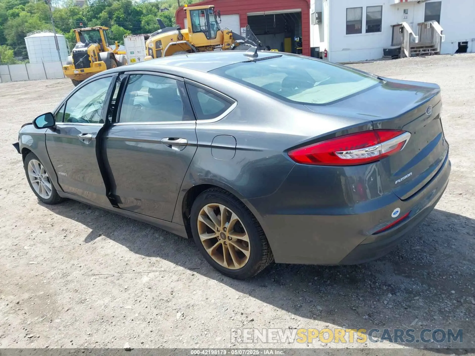 3 Photograph of a damaged car 3FA6P0LU9KR154882 FORD FUSION HYBRID 2019