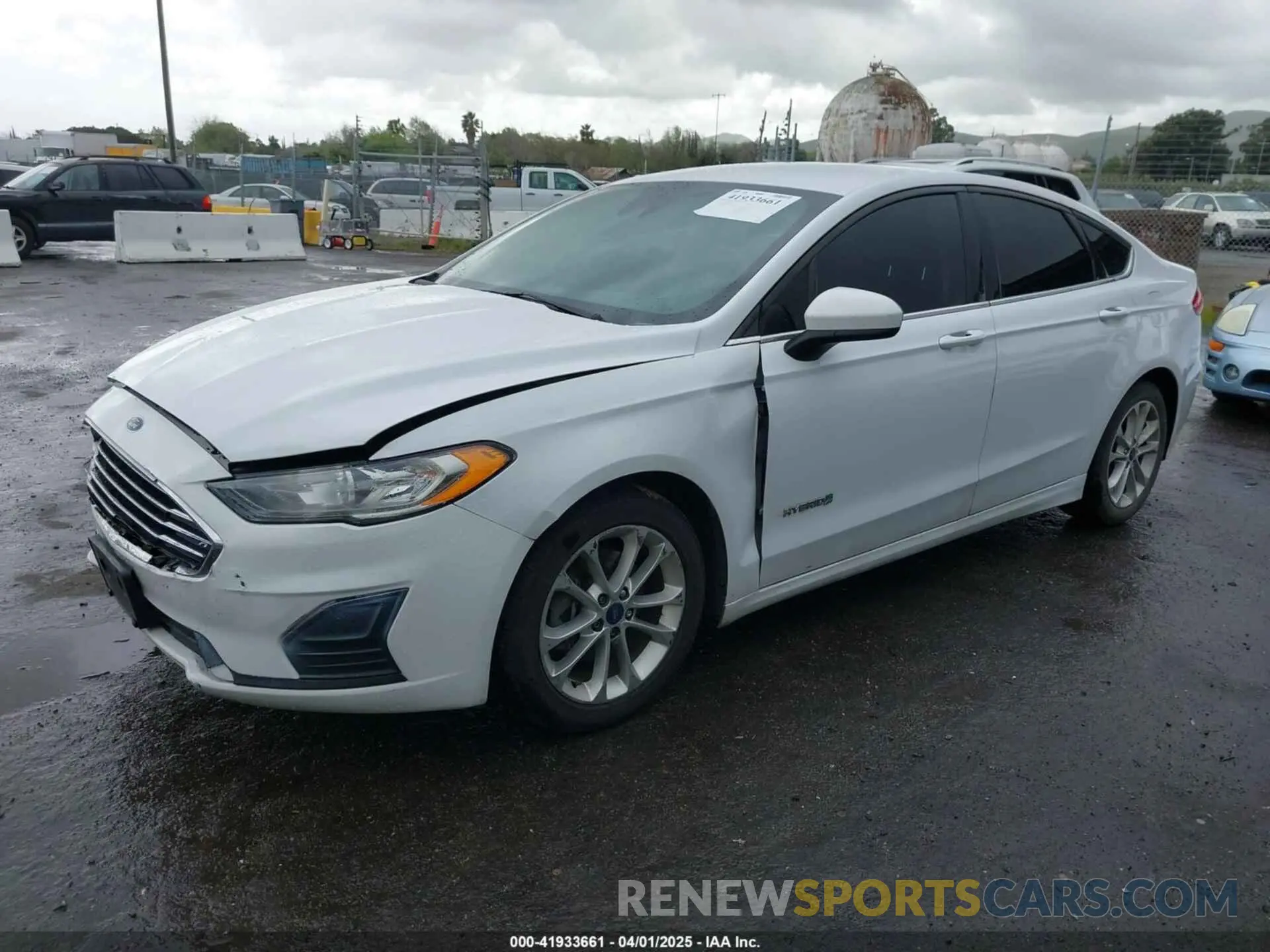 2 Фотография поврежденного автомобиля 3FA6P0LU9KR206740 FORD FUSION HYBRID 2019