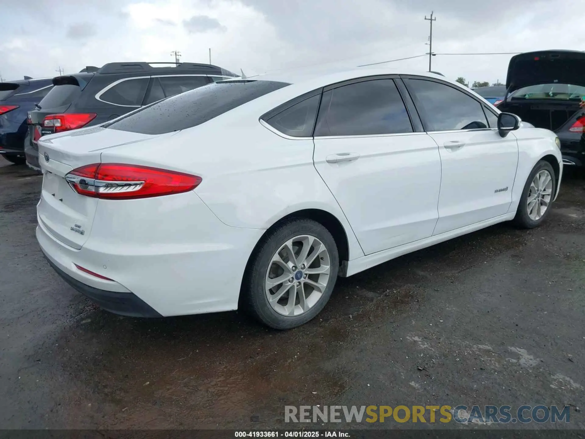 4 Фотография поврежденного автомобиля 3FA6P0LU9KR206740 FORD FUSION HYBRID 2019