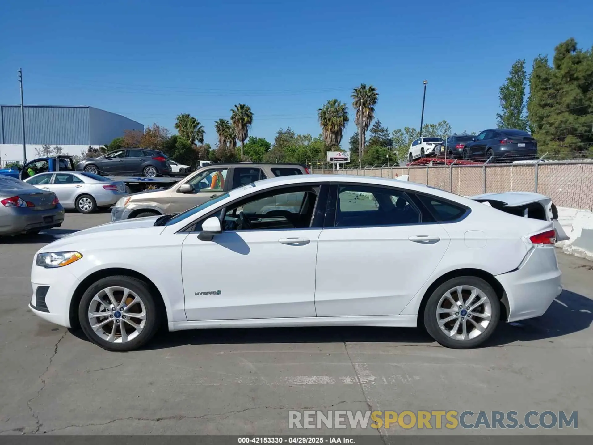 14 Фотография поврежденного автомобиля 3FA6P0LU9KR207824 FORD FUSION HYBRID 2019
