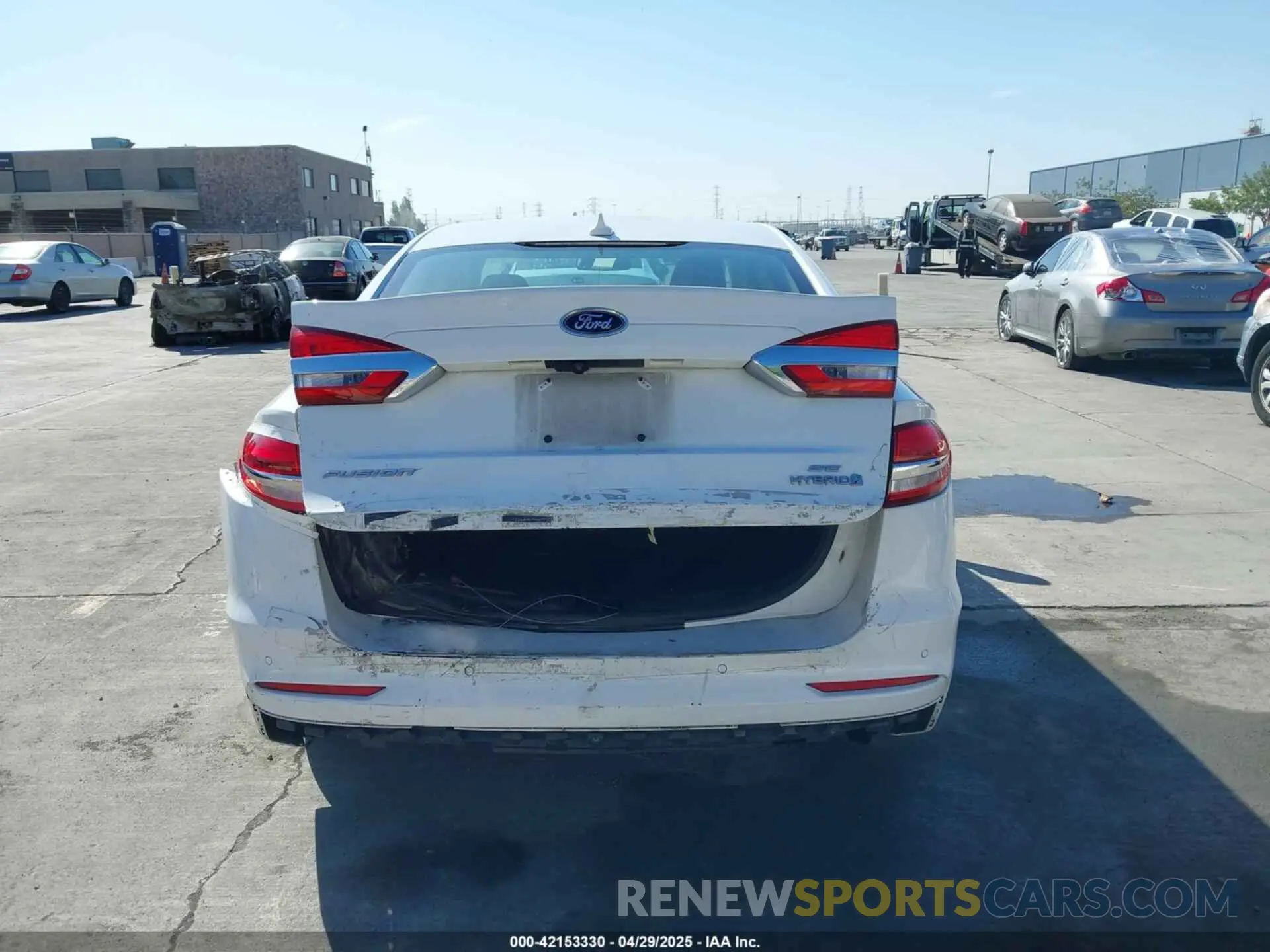 16 Фотография поврежденного автомобиля 3FA6P0LU9KR207824 FORD FUSION HYBRID 2019
