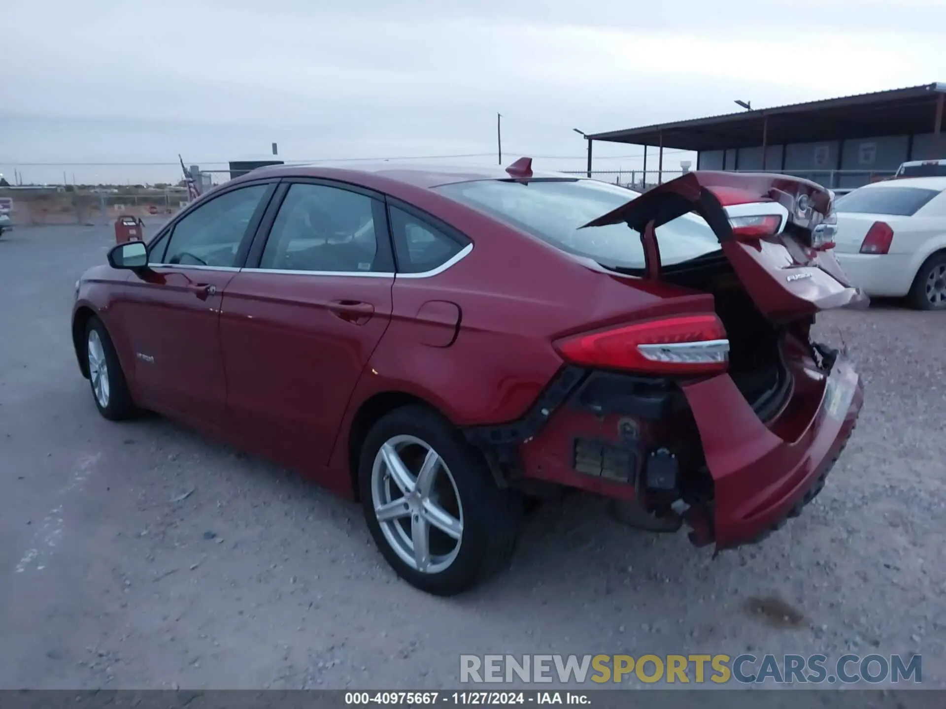 3 Фотография поврежденного автомобиля 3FA6P0LU9KR210870 FORD FUSION HYBRID 2019