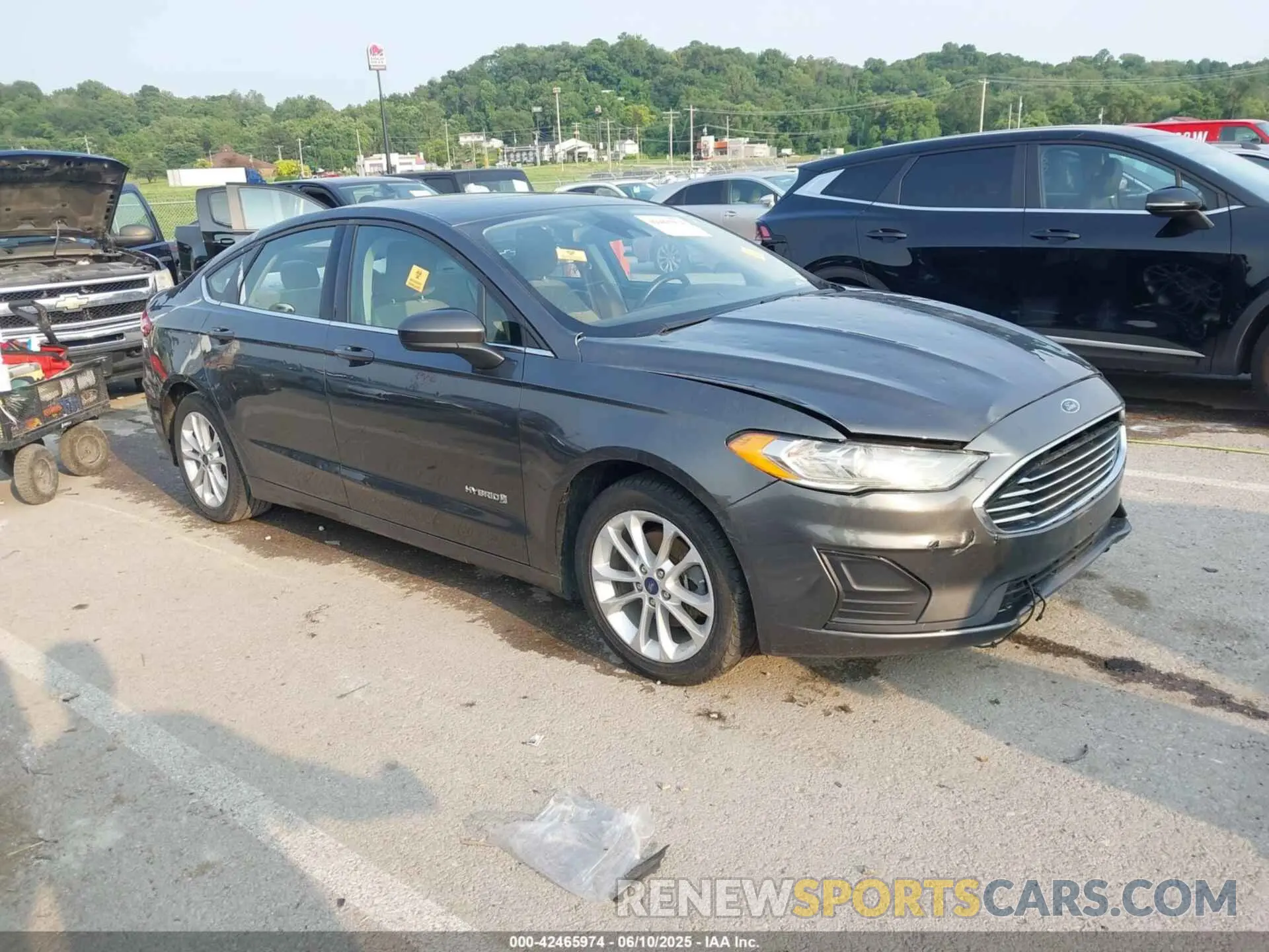 1 Photograph of a damaged car 3FA6P0LU9KR262080 FORD FUSION HYBRID 2019