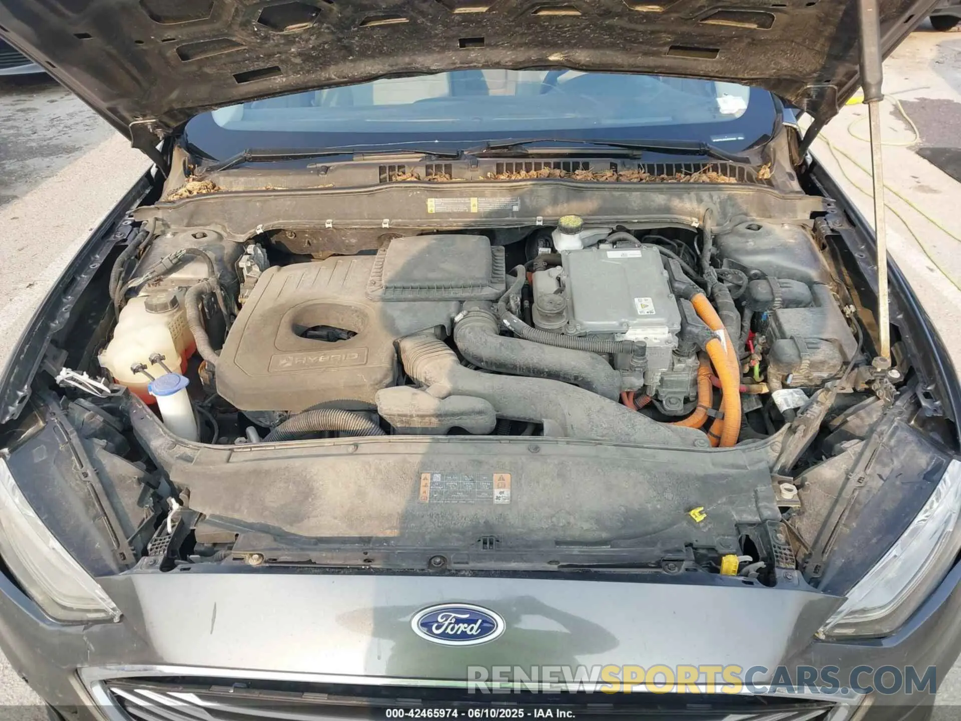 10 Photograph of a damaged car 3FA6P0LU9KR262080 FORD FUSION HYBRID 2019
