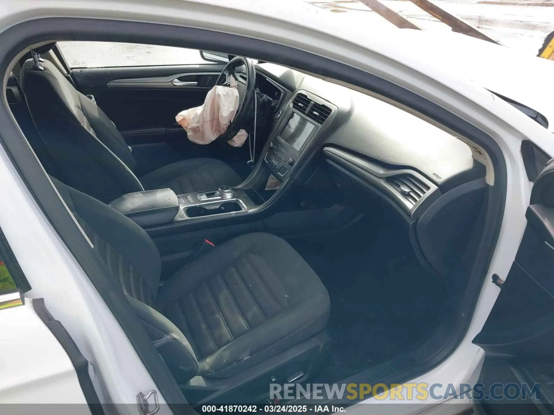 5 Photograph of a damaged car 3FA6P0LUXKR104850 FORD FUSION HYBRID 2019