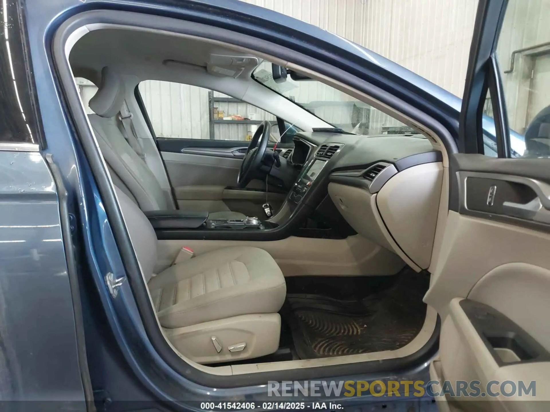 5 Photograph of a damaged car 3FA6P0LUXKR137766 FORD FUSION HYBRID 2019