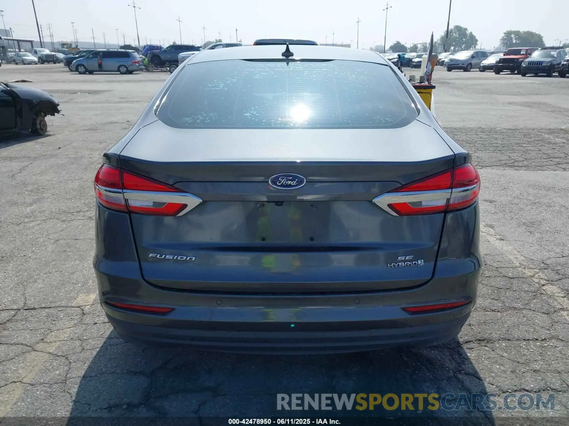 17 Photograph of a damaged car 3FA6P0LUXKR175093 FORD FUSION HYBRID 2019