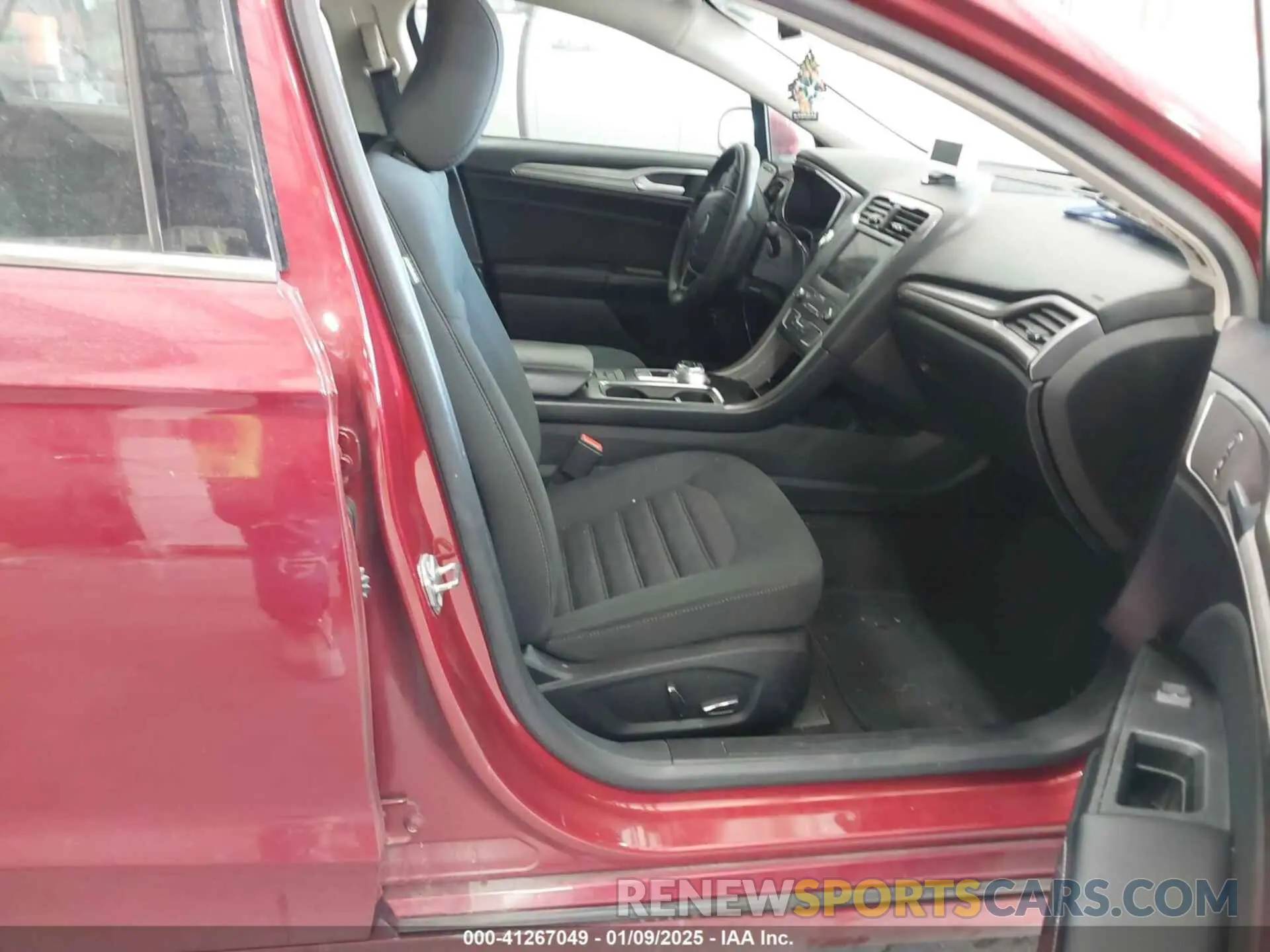 5 Photograph of a damaged car 3FA6P0LUXKR205712 FORD FUSION HYBRID 2019